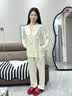 LULU CARTER甜美风波点真丝睡衣2026夏秋季新款女士带胸垫三件套家居服礼盒装 奶黄色-长袖长裤 （带可拆卸胸垫） L 建议100斤-120斤 实拍图