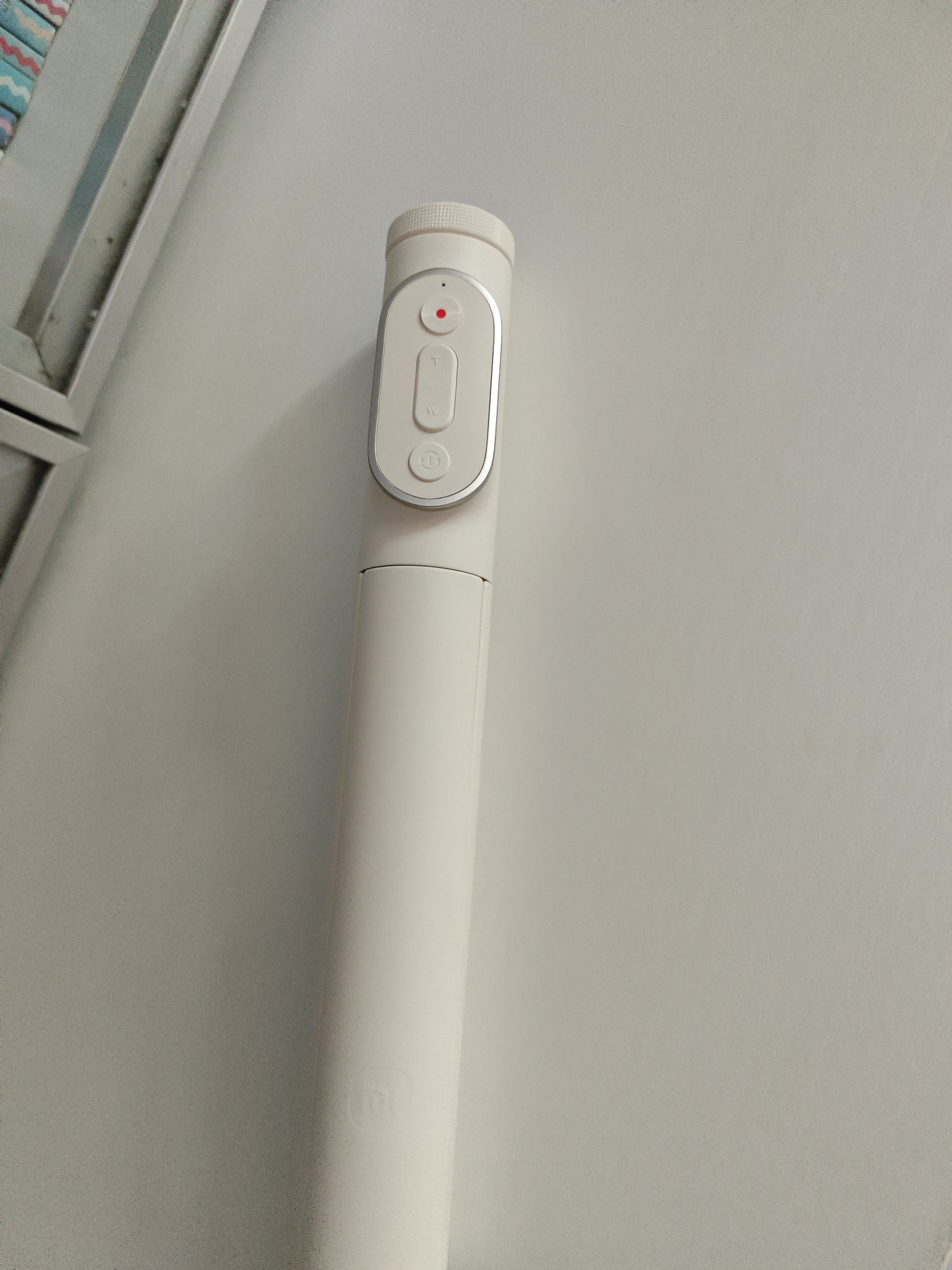 小米（MI）变焦支架自拍杆 2 分离式遥控器 自拍杆三脚架 360°旋转适用于小米15/红米/xiaomi手机 砂金色 实拍图