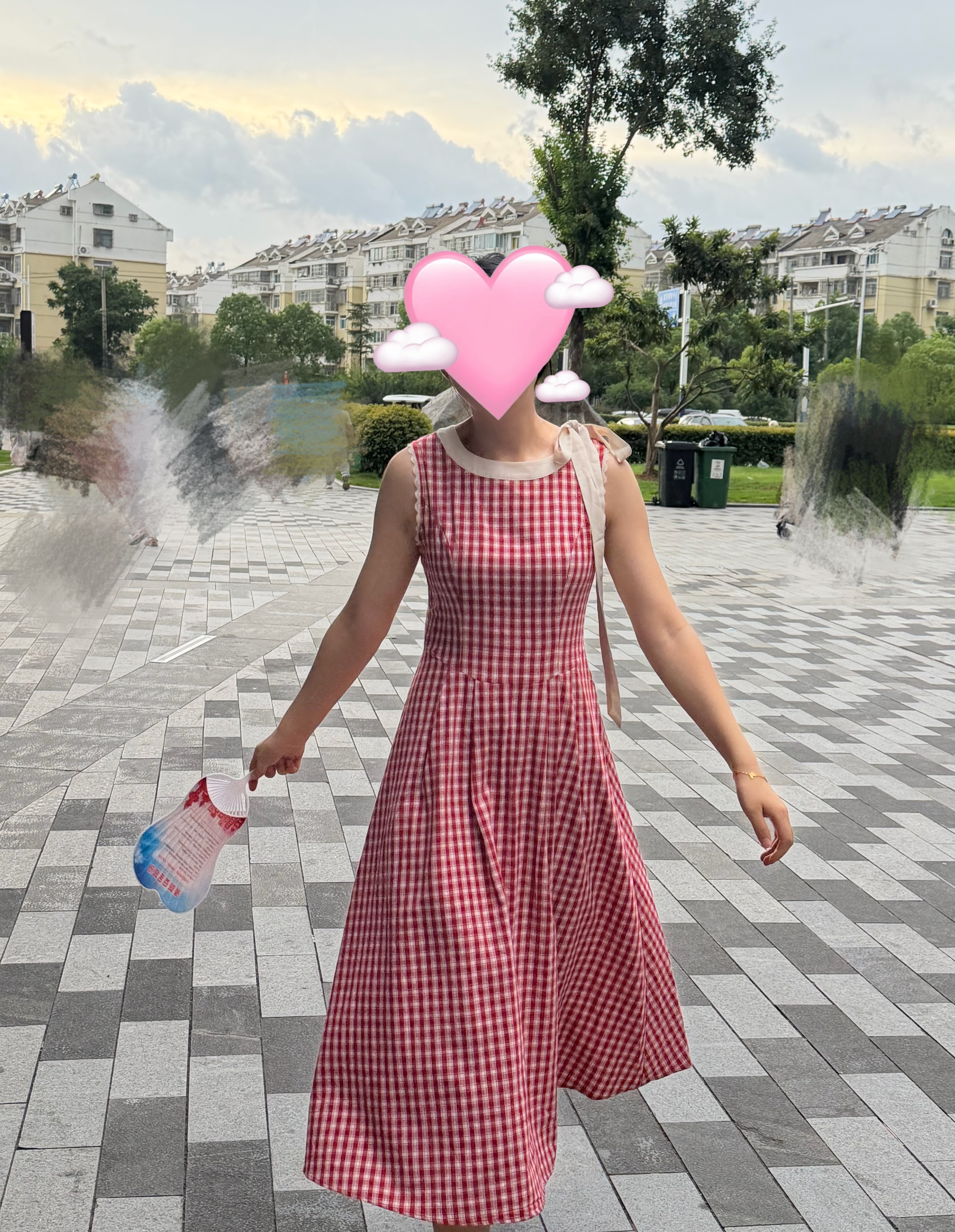 熙世界（sllsky）法式红色格子无袖连衣裙女夏季高级感气质收腰系带挂脖长裙 实拍图