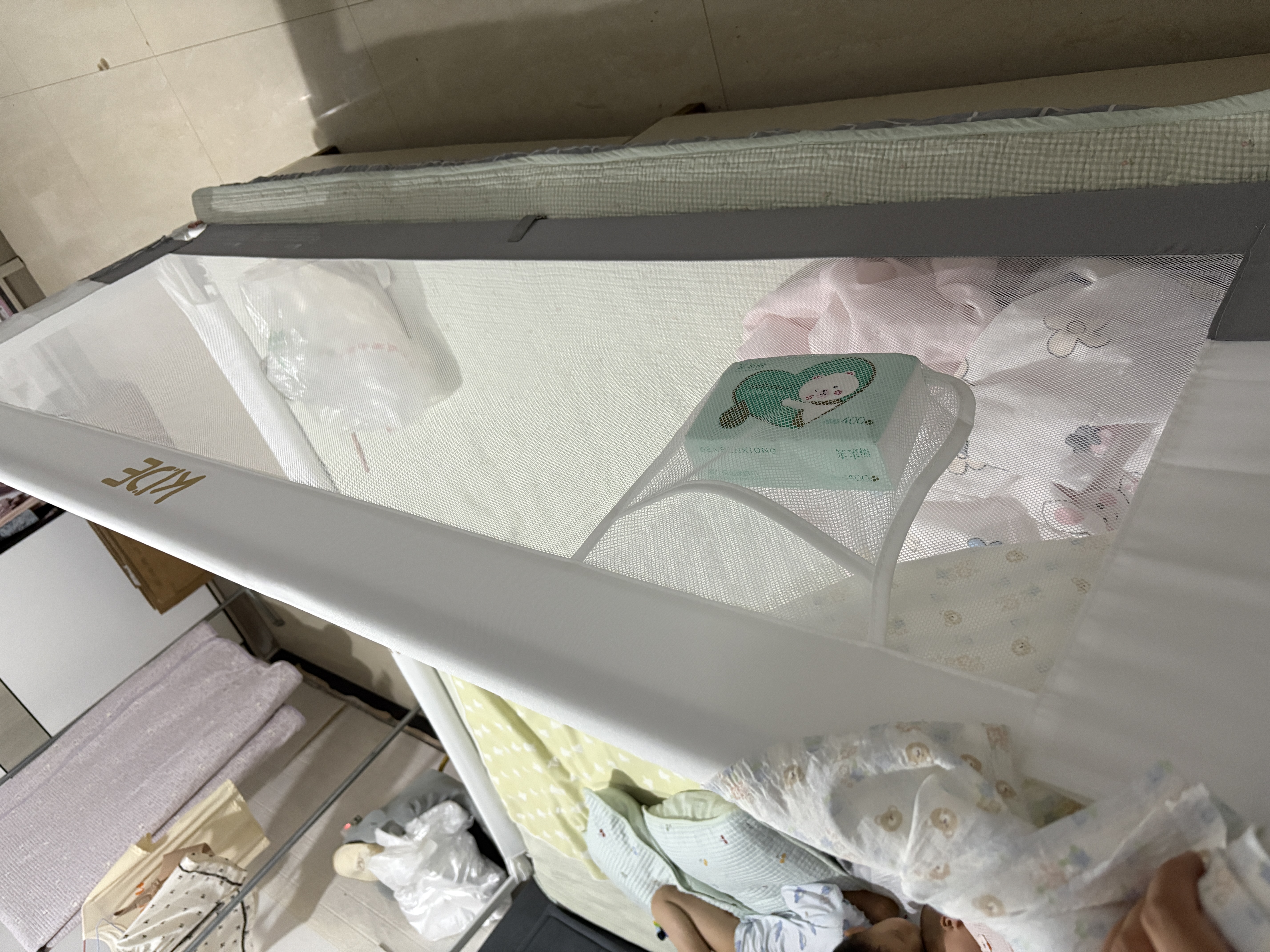 KDE婴儿床围栏防摔护栏宝宝床边防摔安全防护栏儿童床上防掉床挡板 [M7]雅灰【U型底座-免打孔】 三面装丨2.0米床【2.0+2.2+2.2】 实拍图