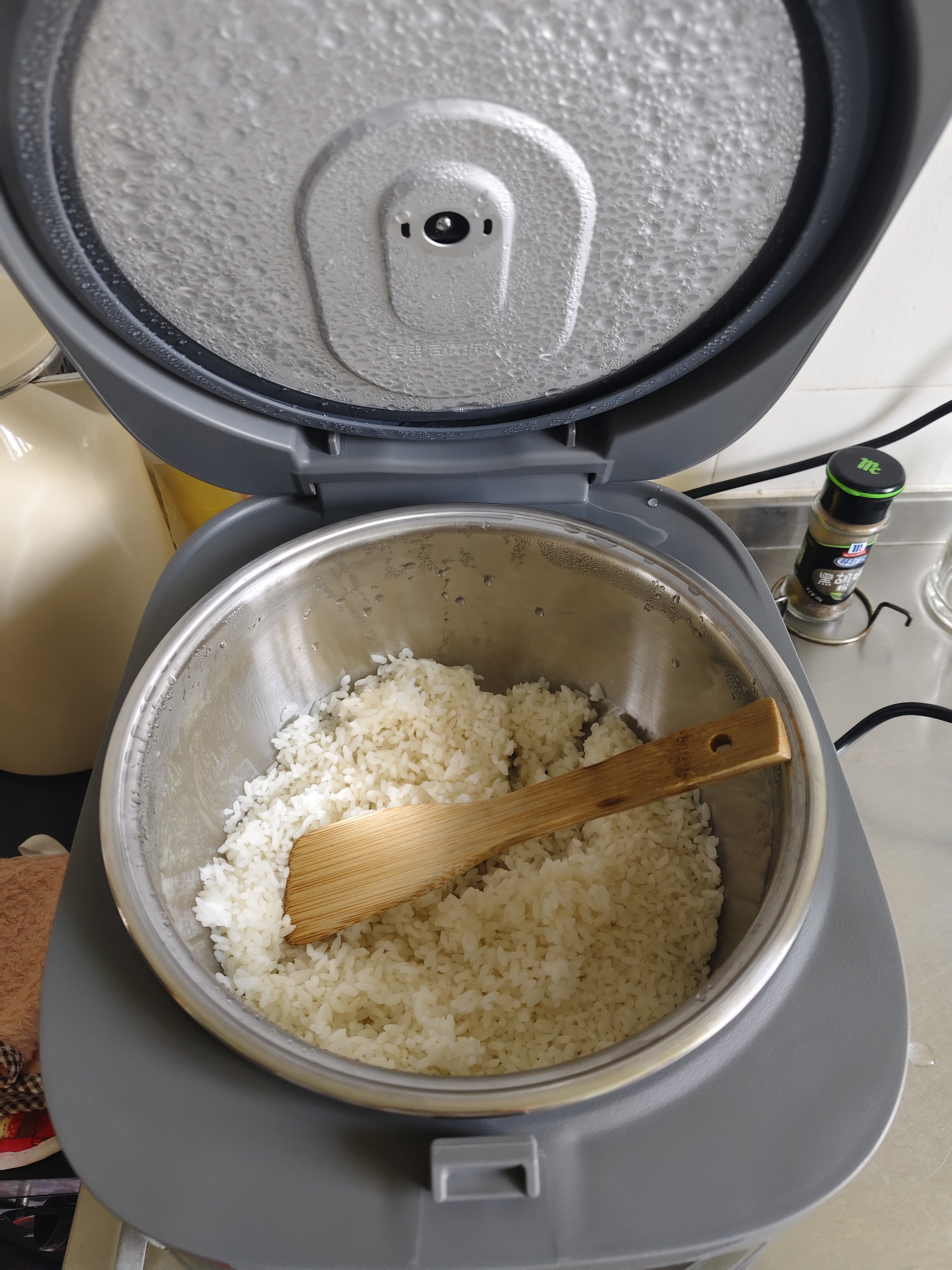 美的（Midea）大布丁0涂层电饭煲家用3-4人4升316L不锈钢内胆电饭锅防溢杂粮饭柴火饭多功能无涂层微压锅RE487S 实拍图
