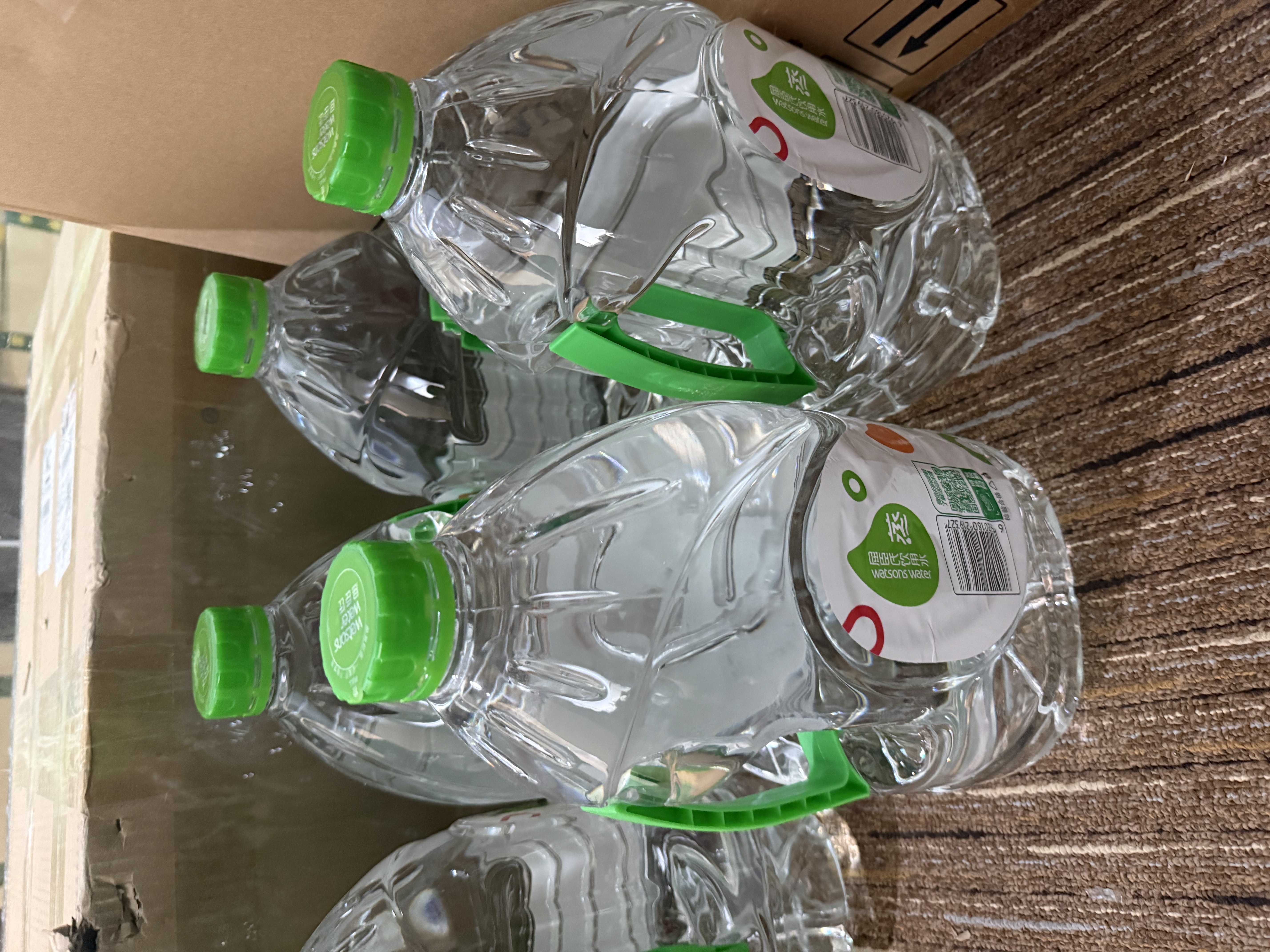 屈臣氏蒸馏水纯净水4.5L*4桶整箱大桶装水饮用水家庭装泡茶煲汤 实拍图