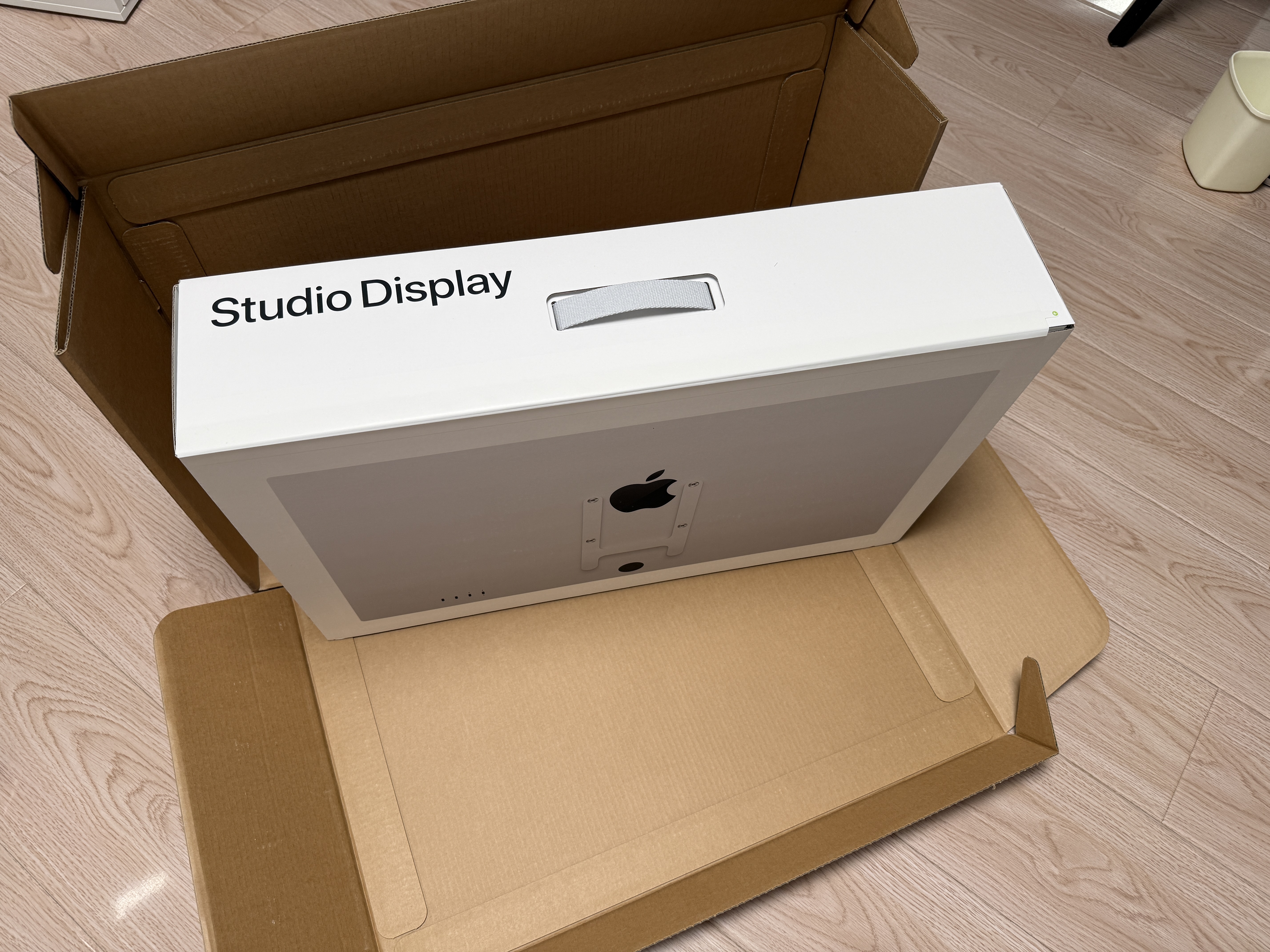 Apple/苹果/苹果 27英寸5K Studio Display-标准玻璃带VESA支架转换器 笔记本电脑显示器 实拍图