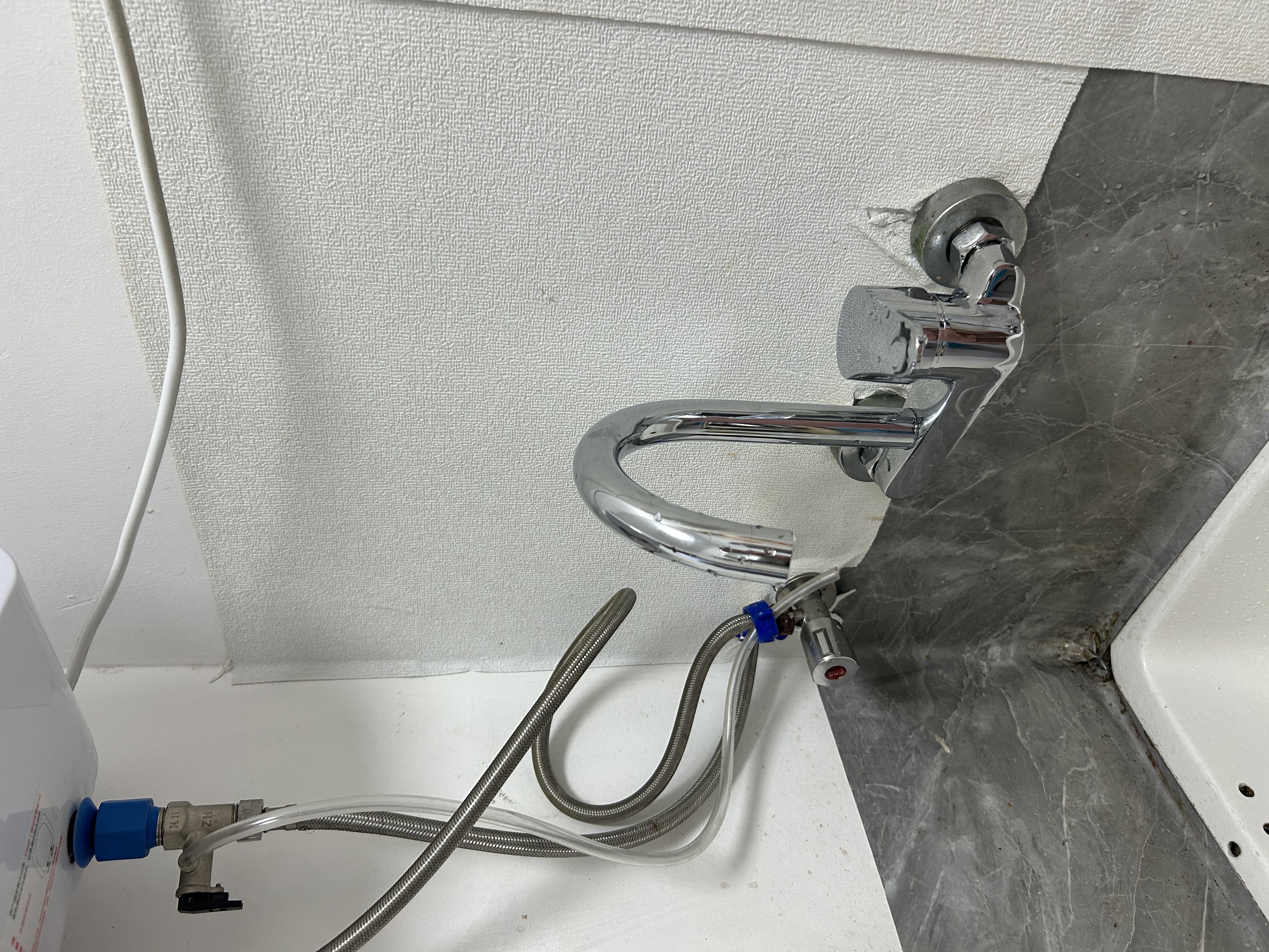 莱尔诗丹（Larsd）入墙式厨房水龙头 冷热可旋转洗菜盆水槽阳台混水阀龙头LD75022 实拍图