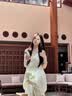 奥利丝“隔三秋”翡翠手镯高冰种飘花贵妃真玉石镯子女款年轻正品(处理) “隔三秋”翡翠玉镯 58mm-59mm(赠玉石吊坠+高端礼盒) 实拍图