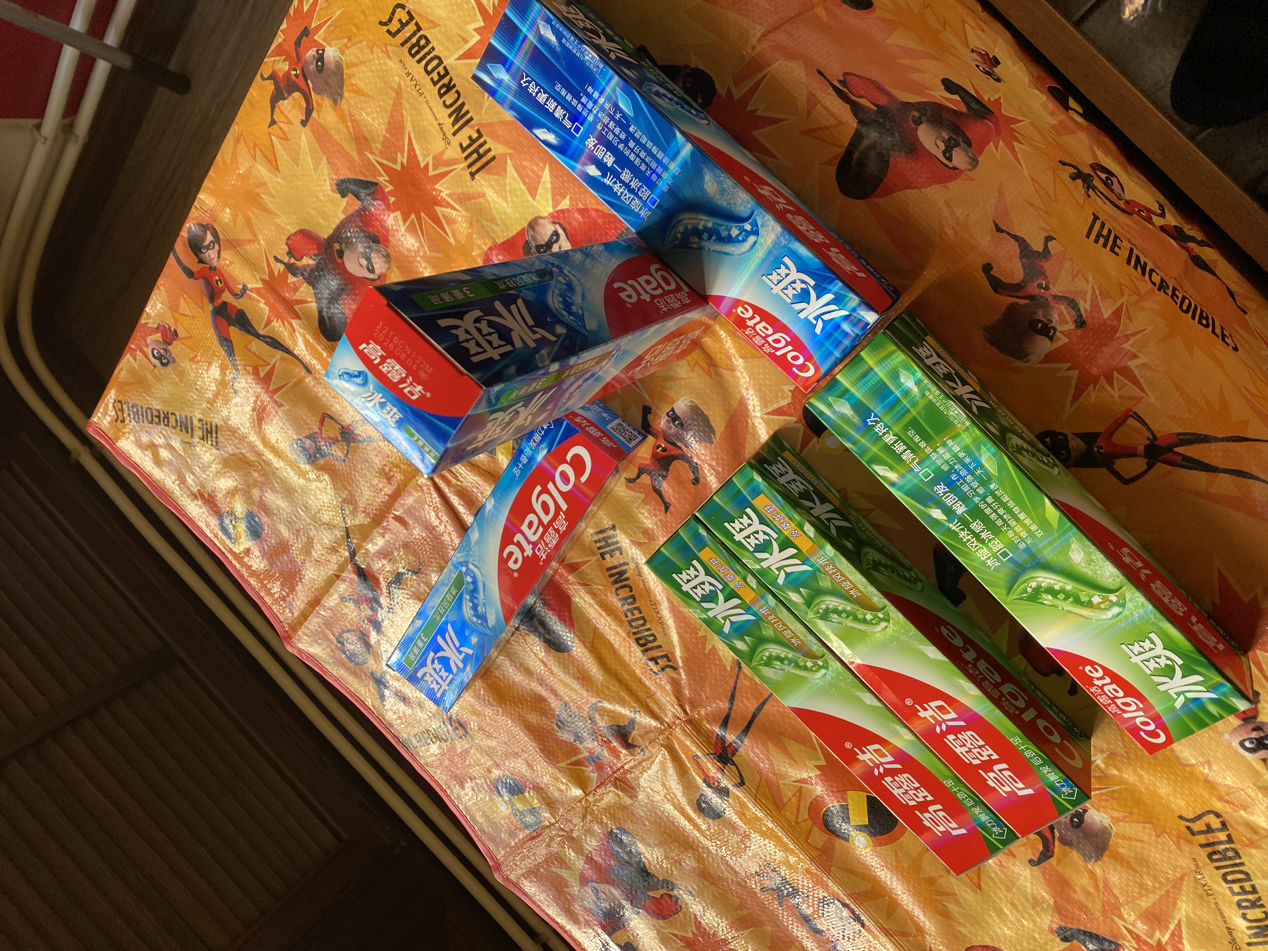 高露洁（Colgate）冰爽三重薄荷牙膏180g 10倍持久清凉清新口气除口臭成人牙膏含氟 实拍图