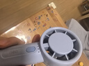 得力迷你便携手持小风扇 四档风力清凉耐用军训学生宿舍办公室  蓝色户外出行LK103 实拍图