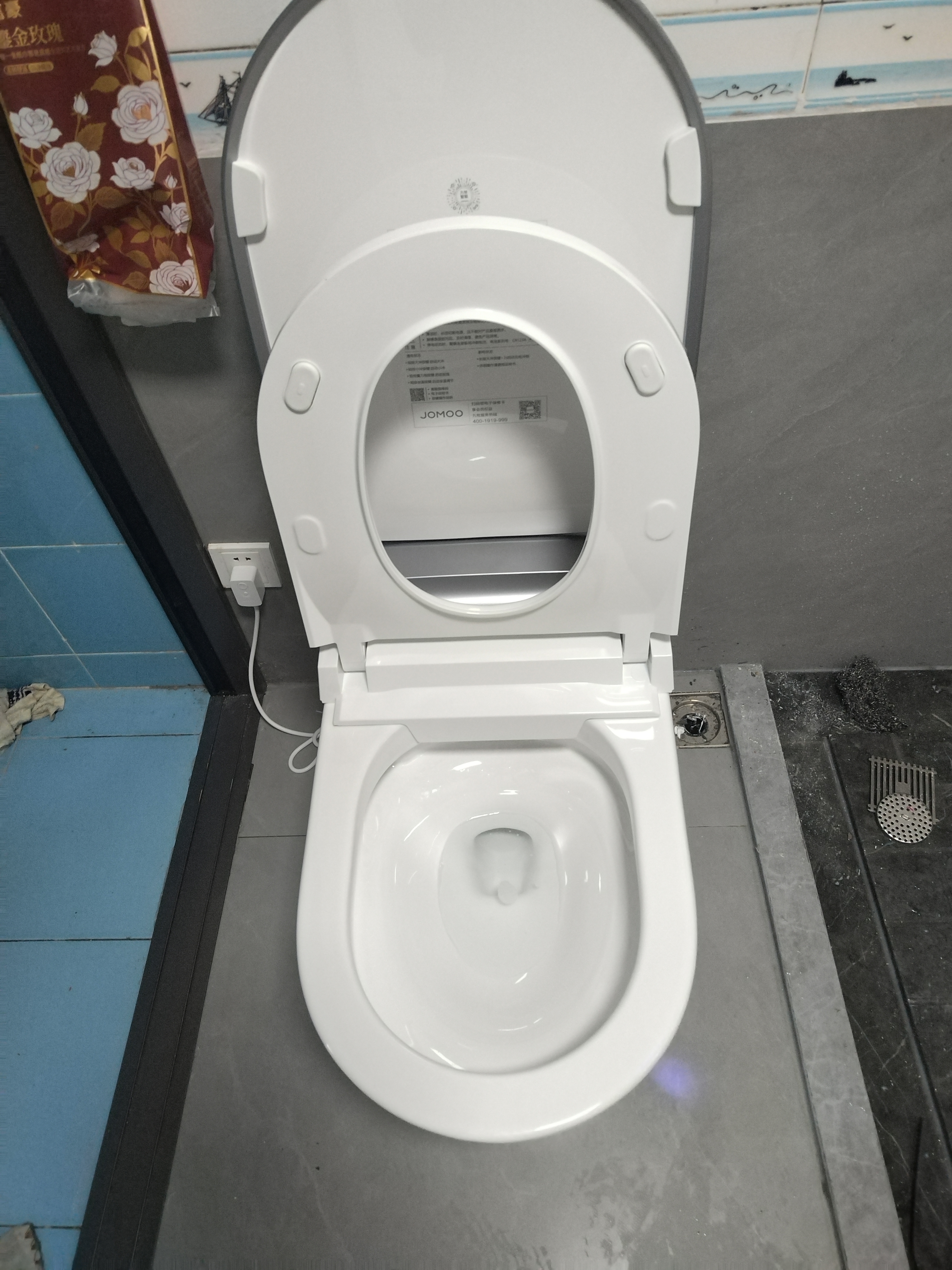 九牧（JOMOO）轻智能马桶鲸喜靠近开盖旋风泡沫微重力感应座圈SQ9760-SA-CJM305 实拍图