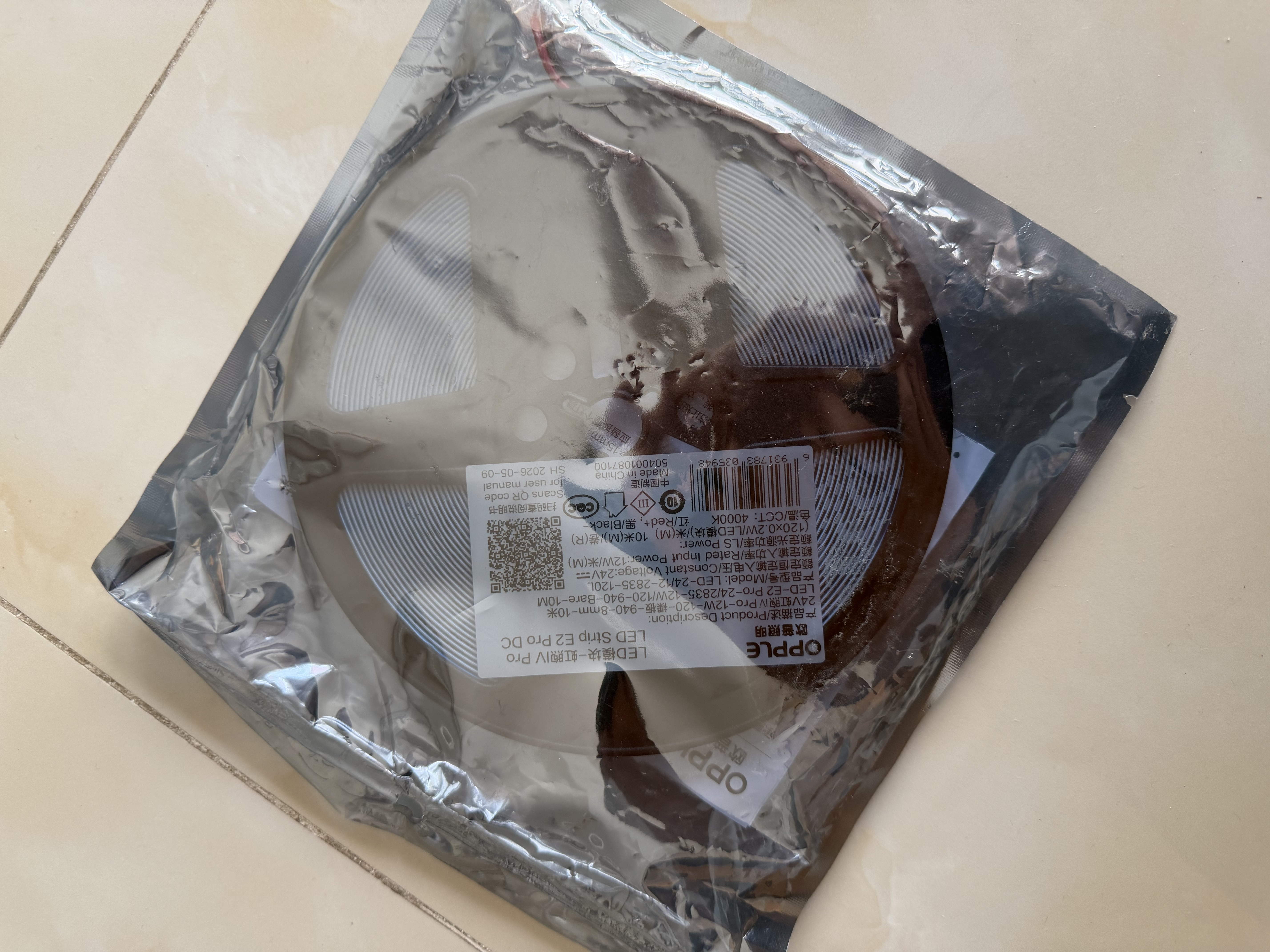 欧普照明（OPPLE）LED低压软灯带-24V-虹煦IVPro-12W-120-裸板-940-10米自粘超亮柔性线性灯带送配件 实拍图