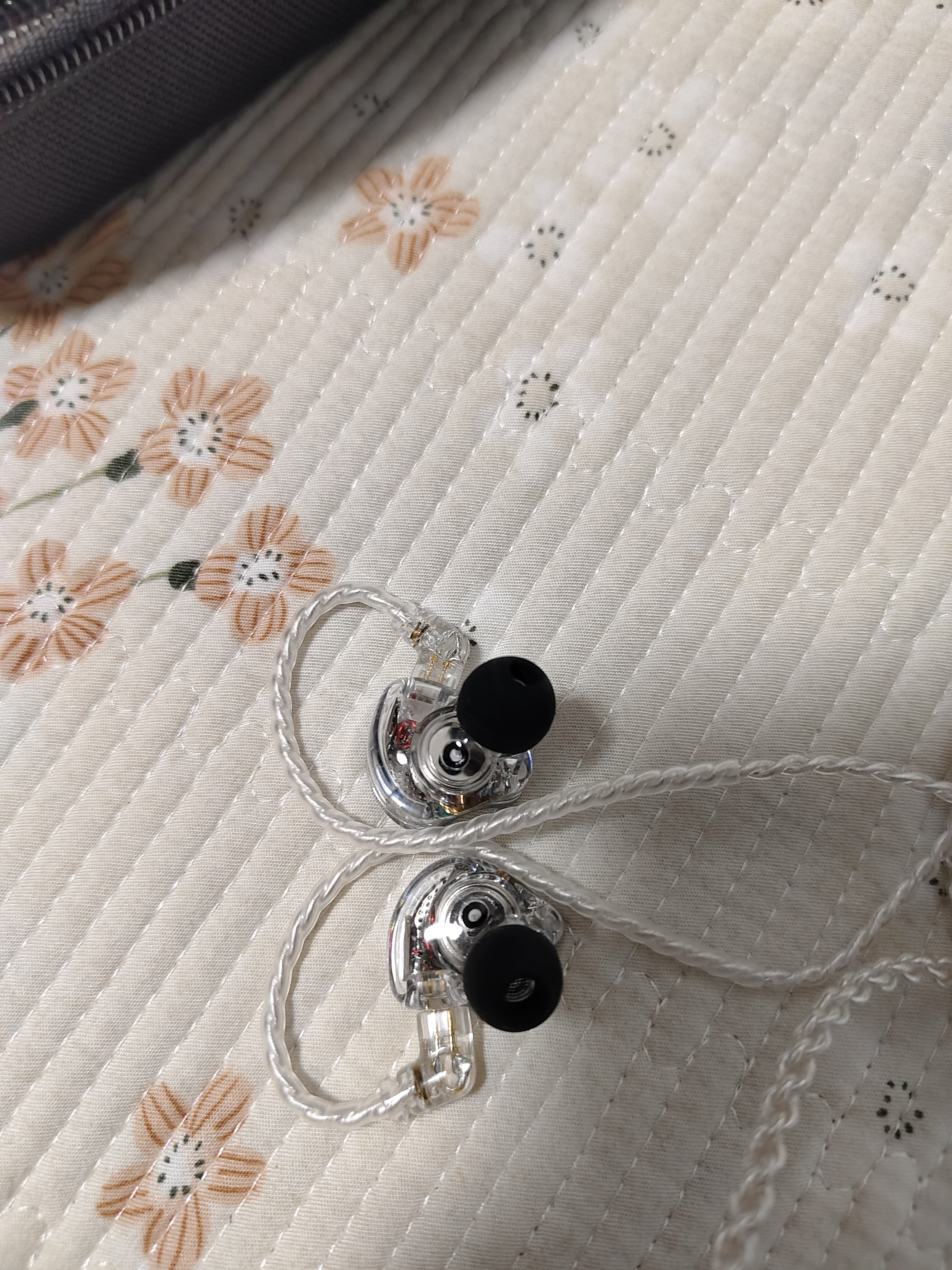谧享i50【电竞HiFi】有线入耳式游戏耳机电竞专用听声辨位高保真 【电脑推荐】镜面银-3.5mm带麦【赠迷你声卡】 实拍图