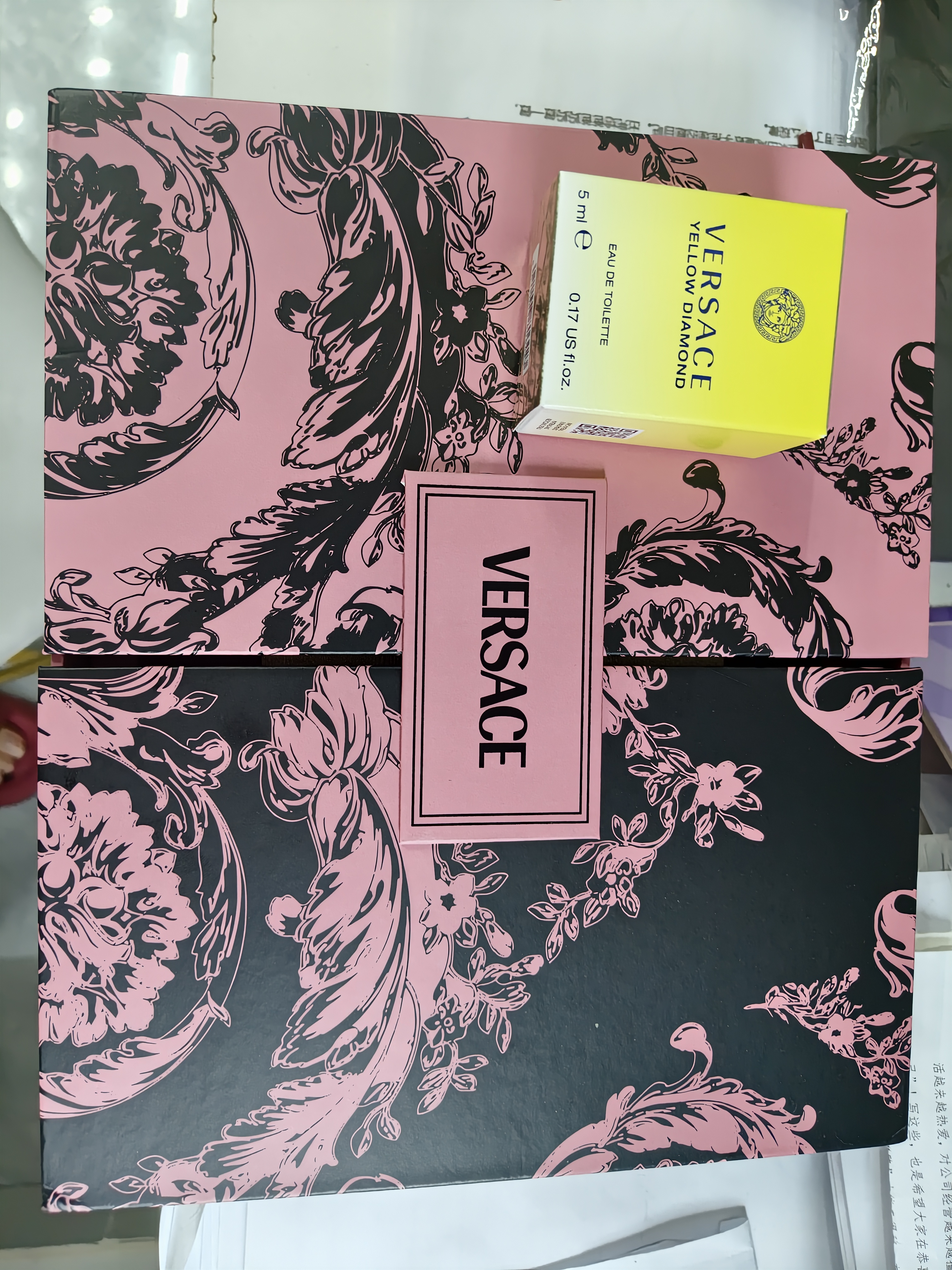 范思哲（VERSACE）瑞士手表女士柔和桃石英表生日礼物送女友VE1CA0323-35MM礼盒装 实拍图