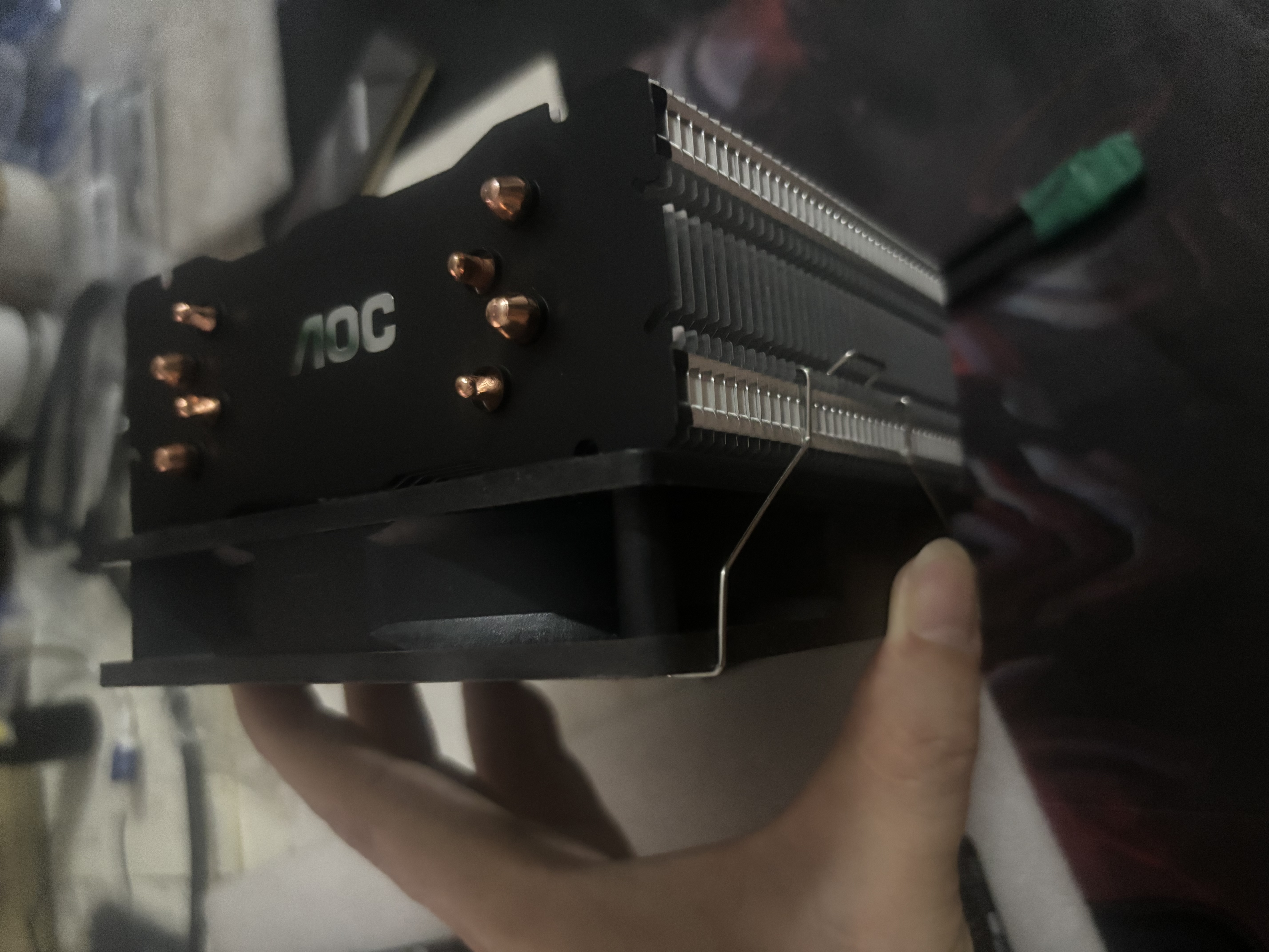 AOCT4GB/93黑色 CPU风冷散热器（支持intel9-13代/4热管/12CM风扇炫彩灯效/液压静音/附带硅脂） 实拍图