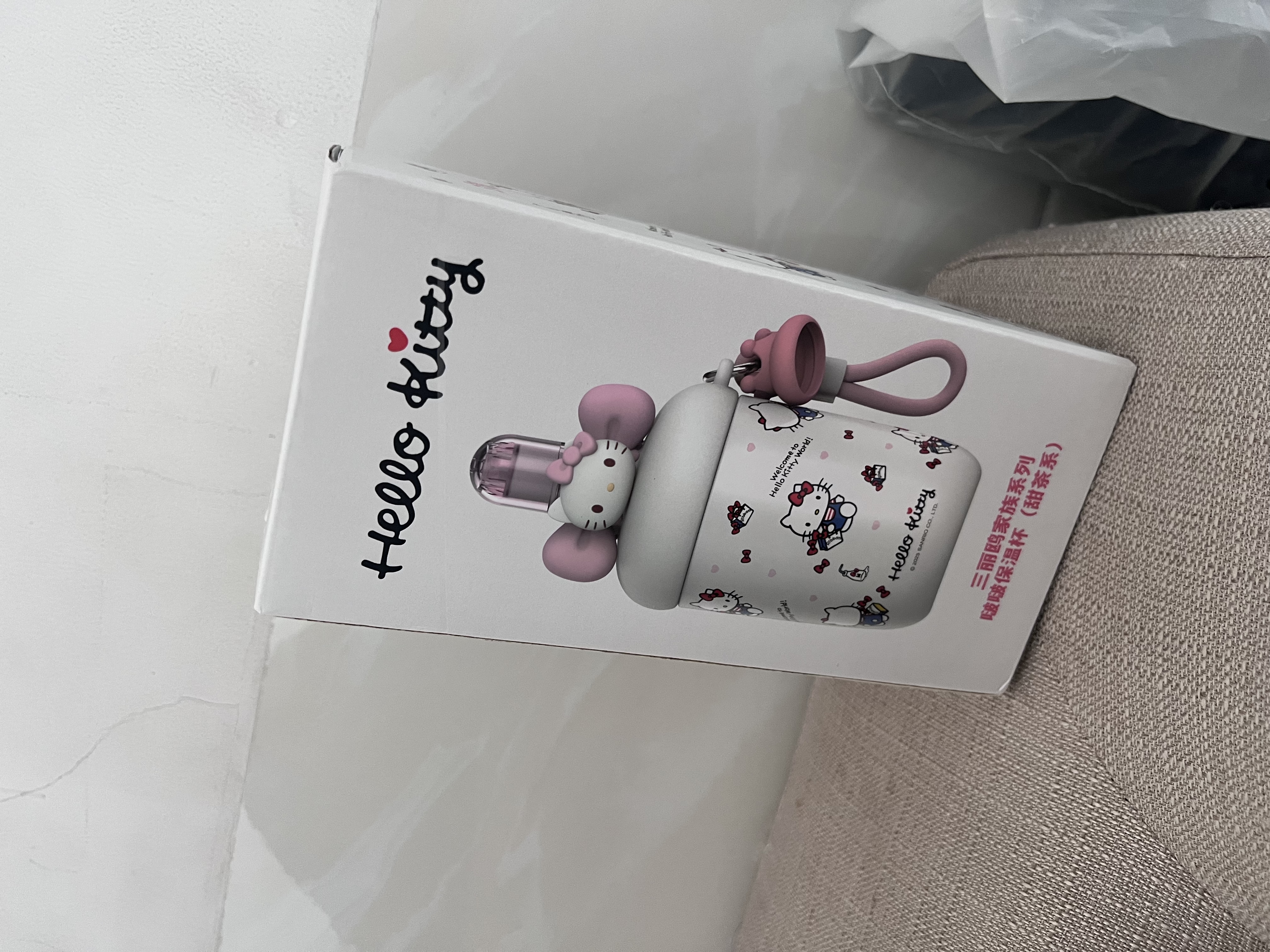 三丽鸥（SANRIO）HelloKitty啵啵保温杯316不锈钢带吸管办公室送女孩生日礼物560ml 实拍图