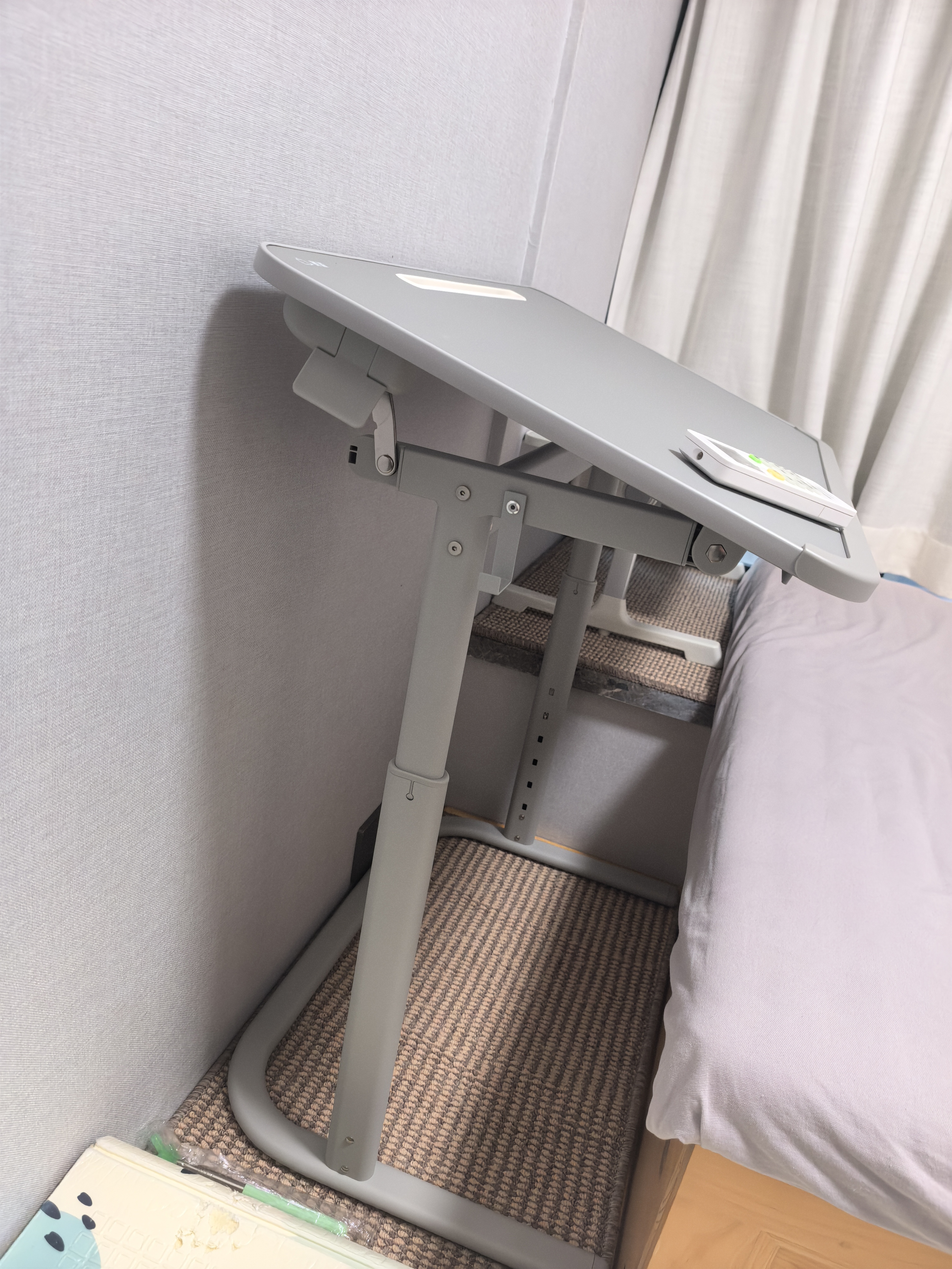 赛鲸F3电脑桌移动可调节升降桌床边学习桌沙发边桌书桌学生家用写字桌 实拍图