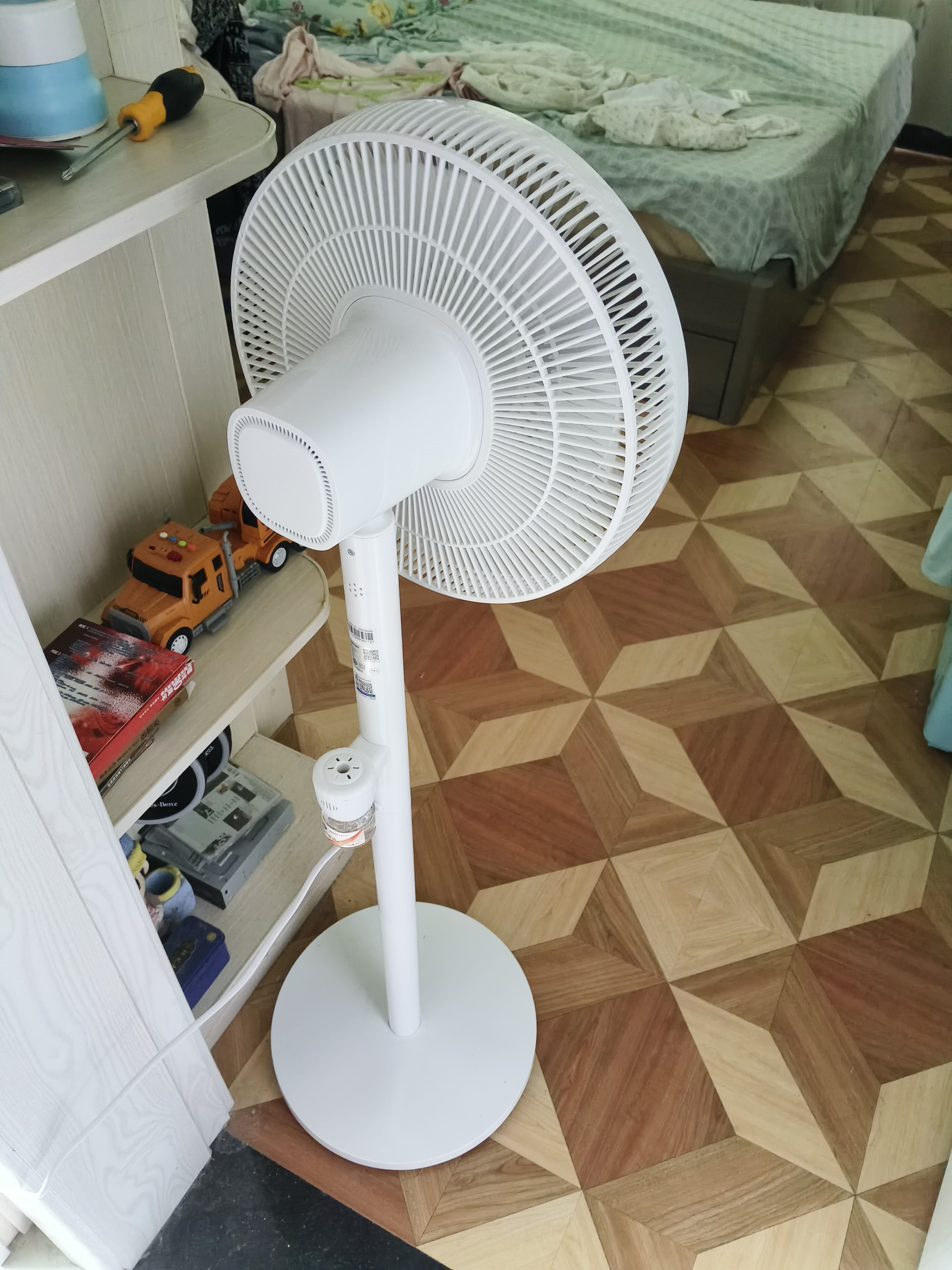 艾美特（AIRMATE）【轻语系列】电风扇安静卧室一级能效落地扇轻音家用直流变频大风力台立式节能遥控全屋驱蚊循环扇 实拍图