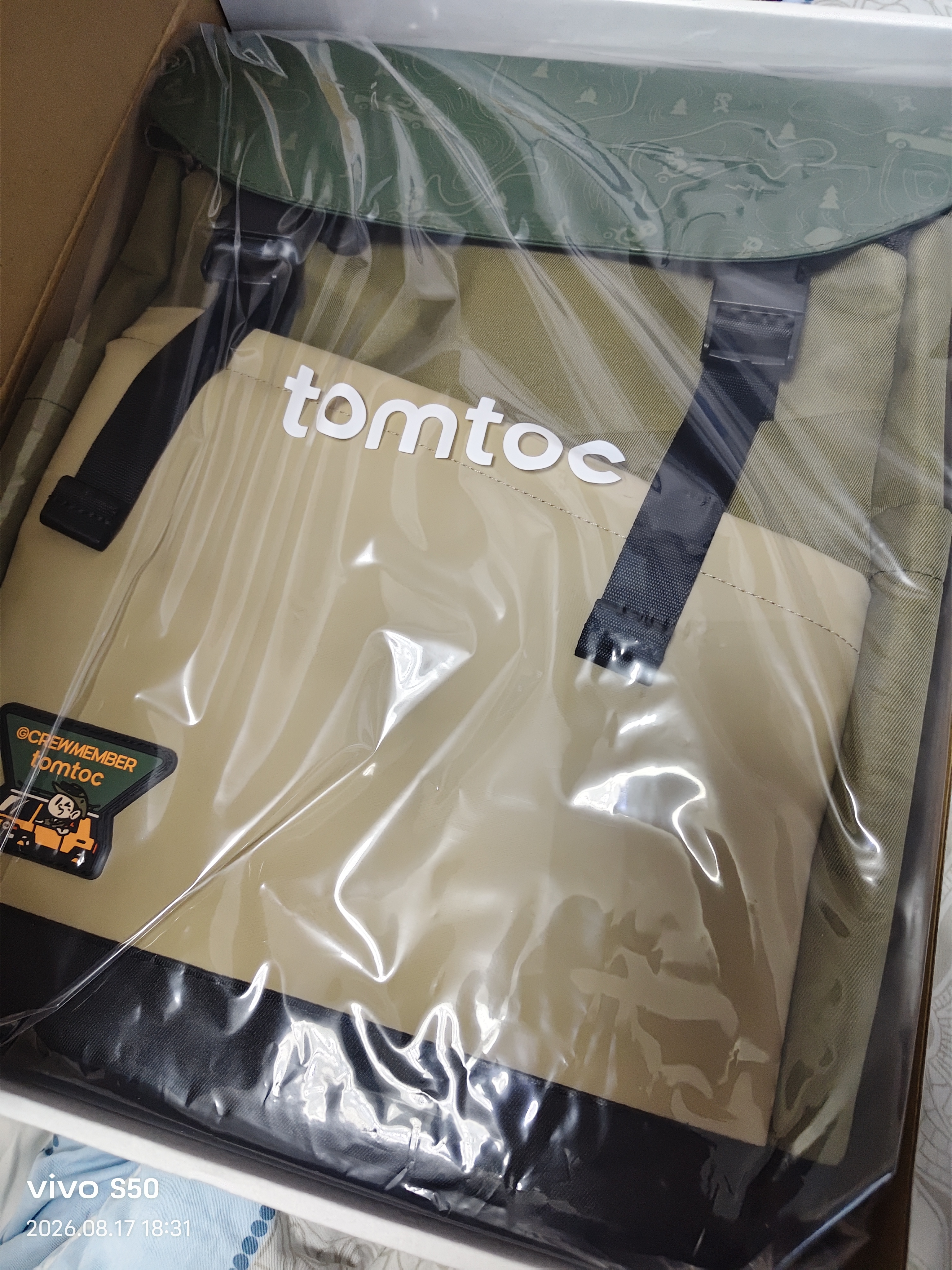 tomtoc x 吉考斯工业双肩包男士休闲背包潮流电脑包书包通勤包T64 机组绿 17L 实拍图