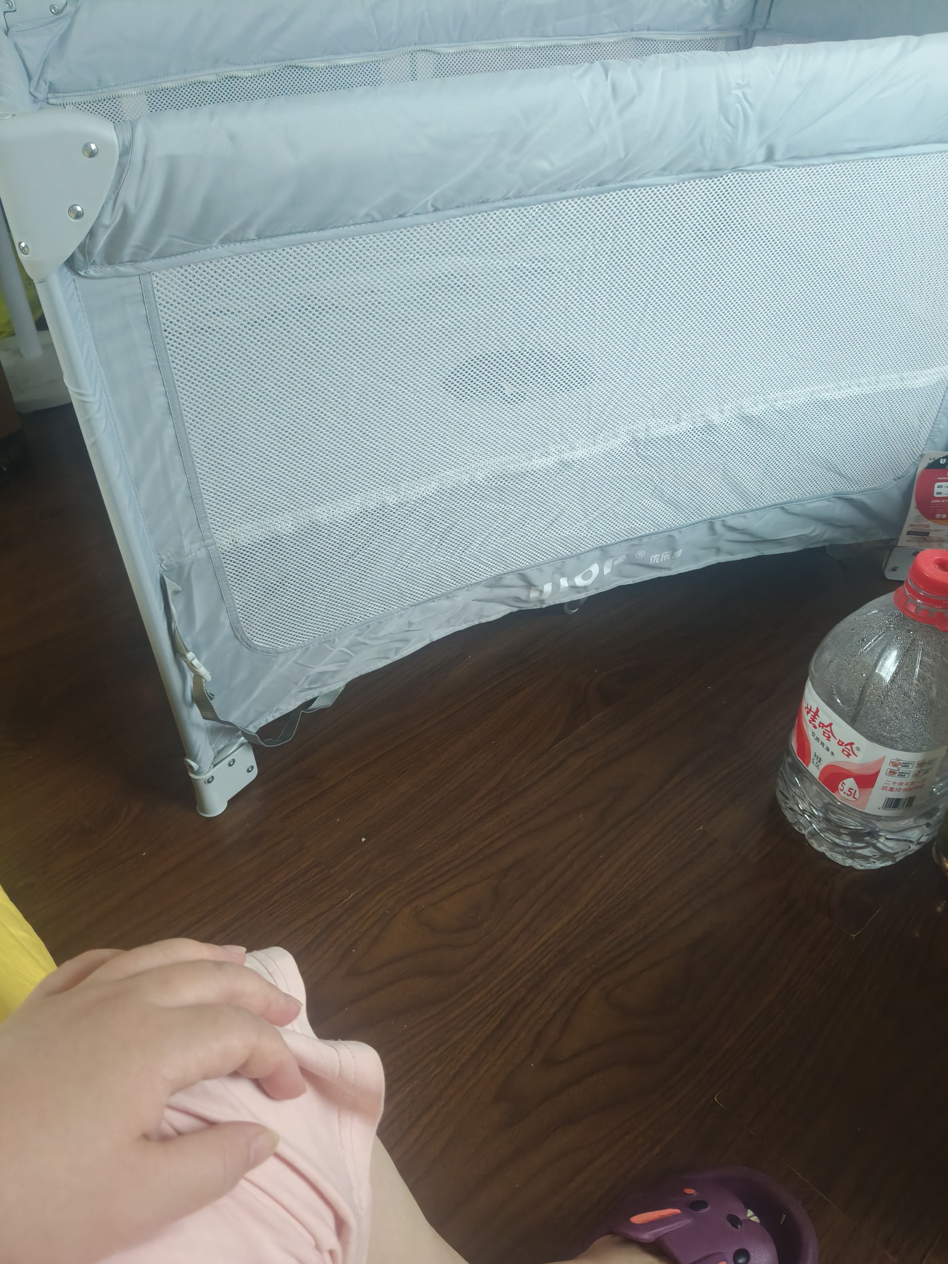 优乐博（ULOP）婴儿床可移动折叠多功能婴儿床拼接床宝宝床新生儿礼物哄睡摇摇床 云梦一键折叠婴儿床送椰棕床垫 万向轮+蚊帐+尿布台+置物袋+摇杆 实拍图