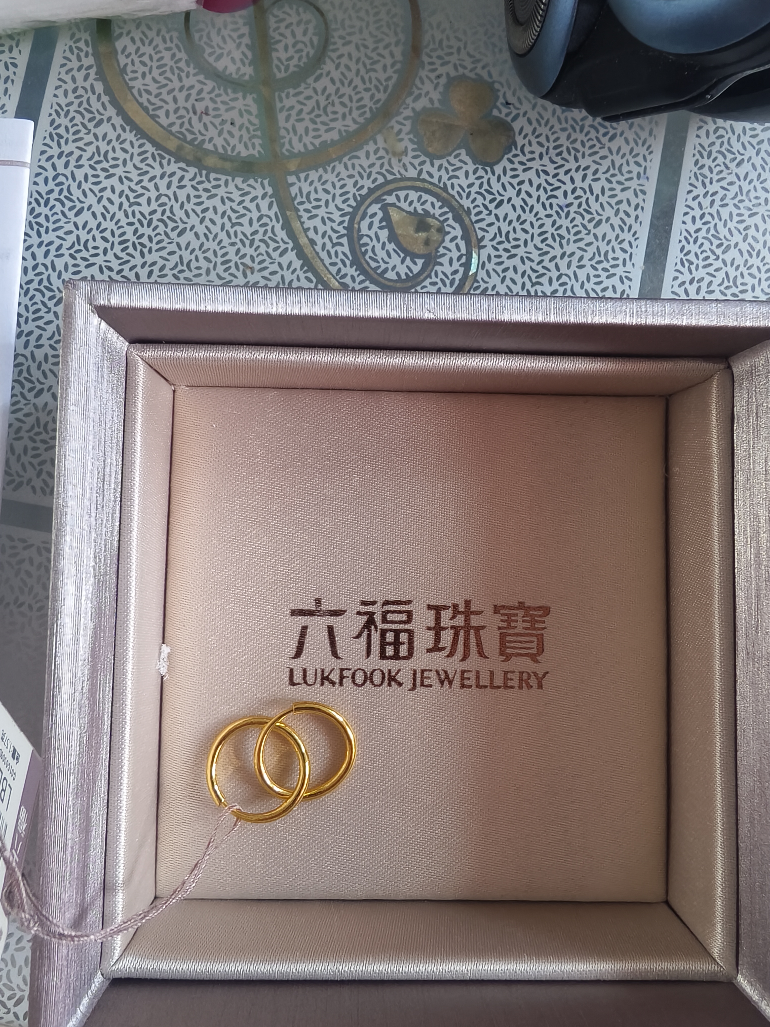 六福珠宝 黄金耳环圆环形足金耳圈耳饰生日礼物 计价G01G0009DS 约1.56克 实拍图