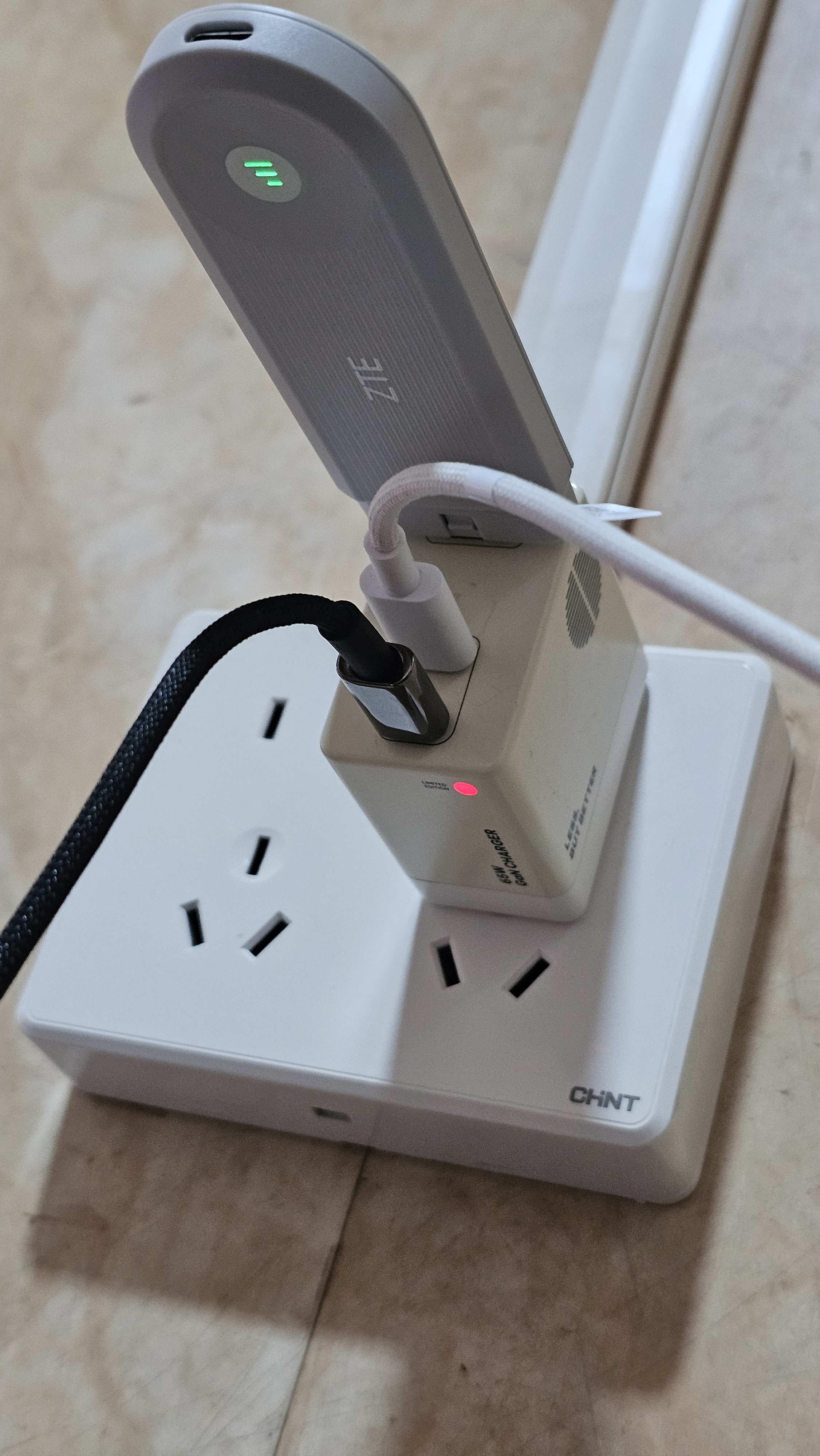 中兴（ZTE）F40 5G RedCap随身wifi6可插卡轻量化5G移动wifi无线网便携路由器热点笔记本电脑上网流量2026款 实拍图