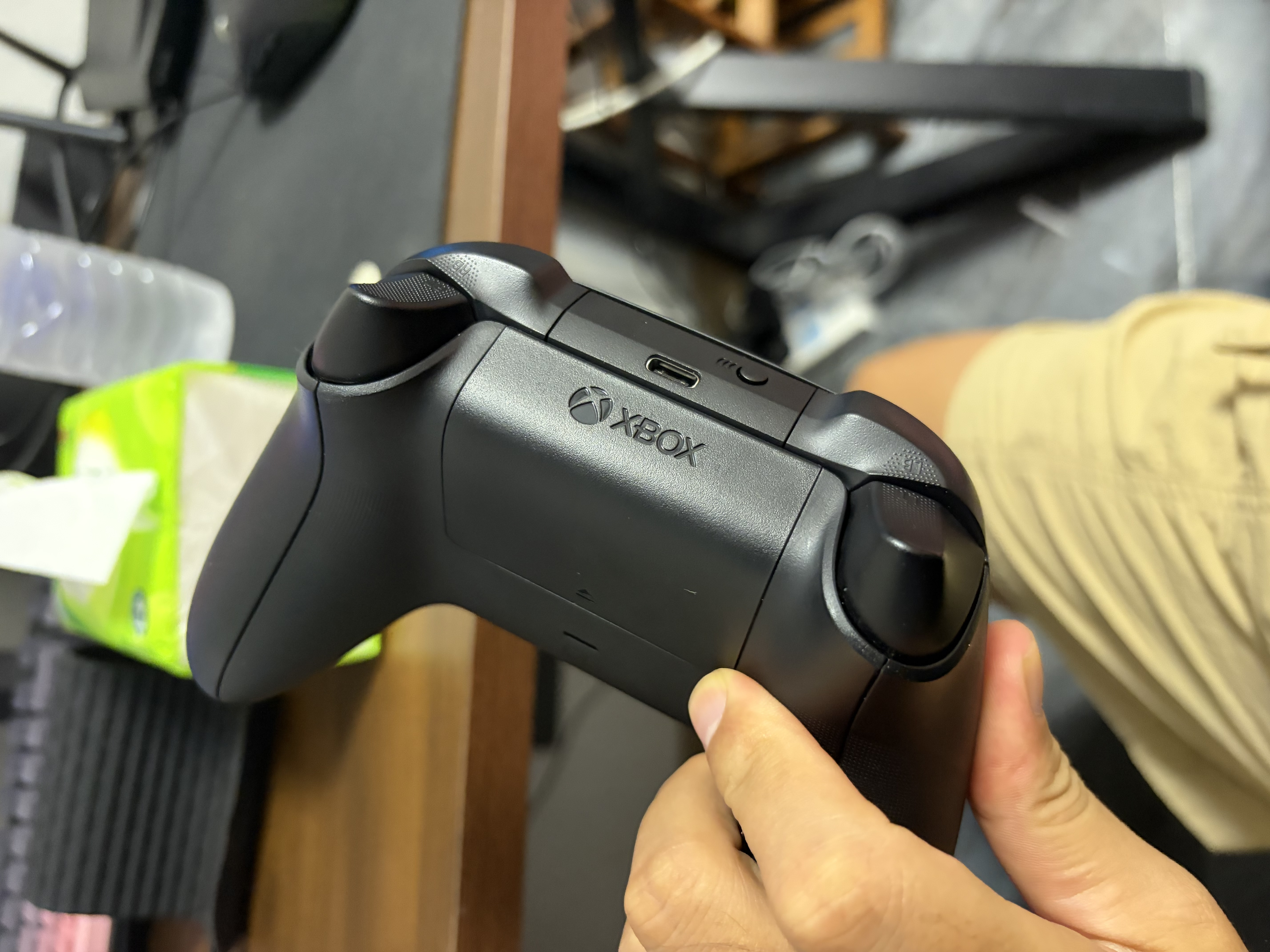 XBOX【全新国行】微软Xbox手柄Series X S无线控制器蓝牙PC地平线6手柄 精英二代版 游戏电玩兼容steam Xbox手柄-磨砂黑+USB-C线缆 实拍图