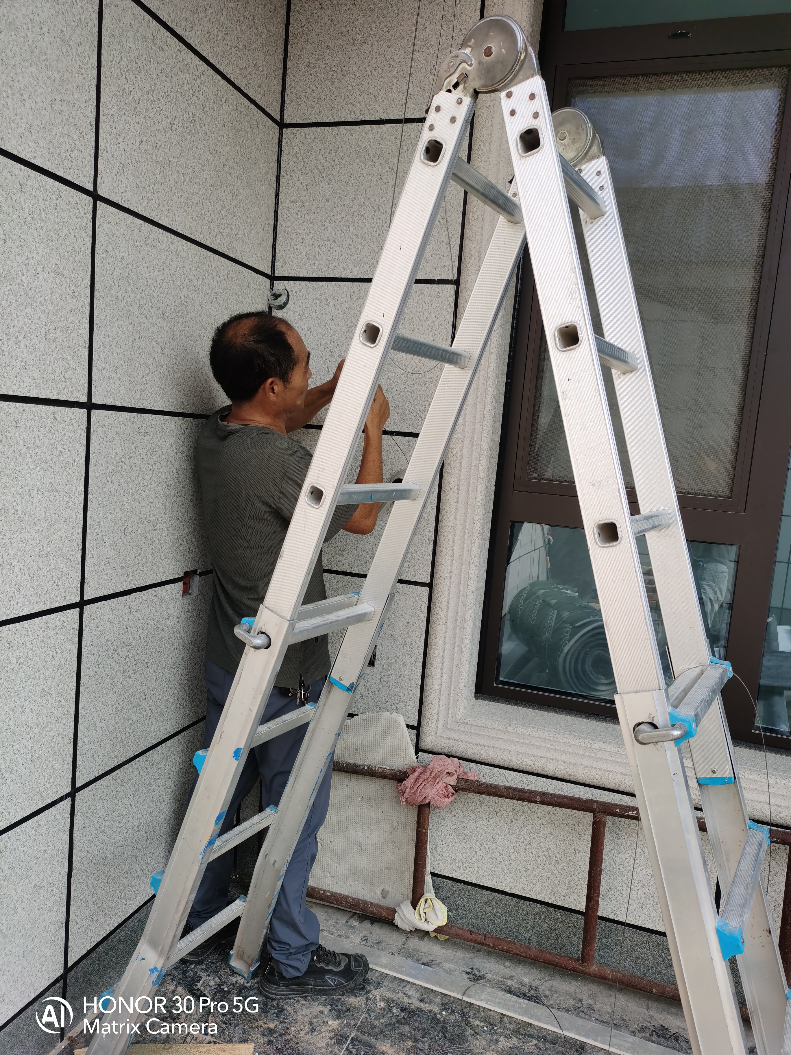 好太太（Hotata）手摇晾衣架阳台升降室外室内晒衣服架手摇式四杆晾衣杆挂衣架 D-1113：2.8米小金杆四杆+12衣架 实拍图