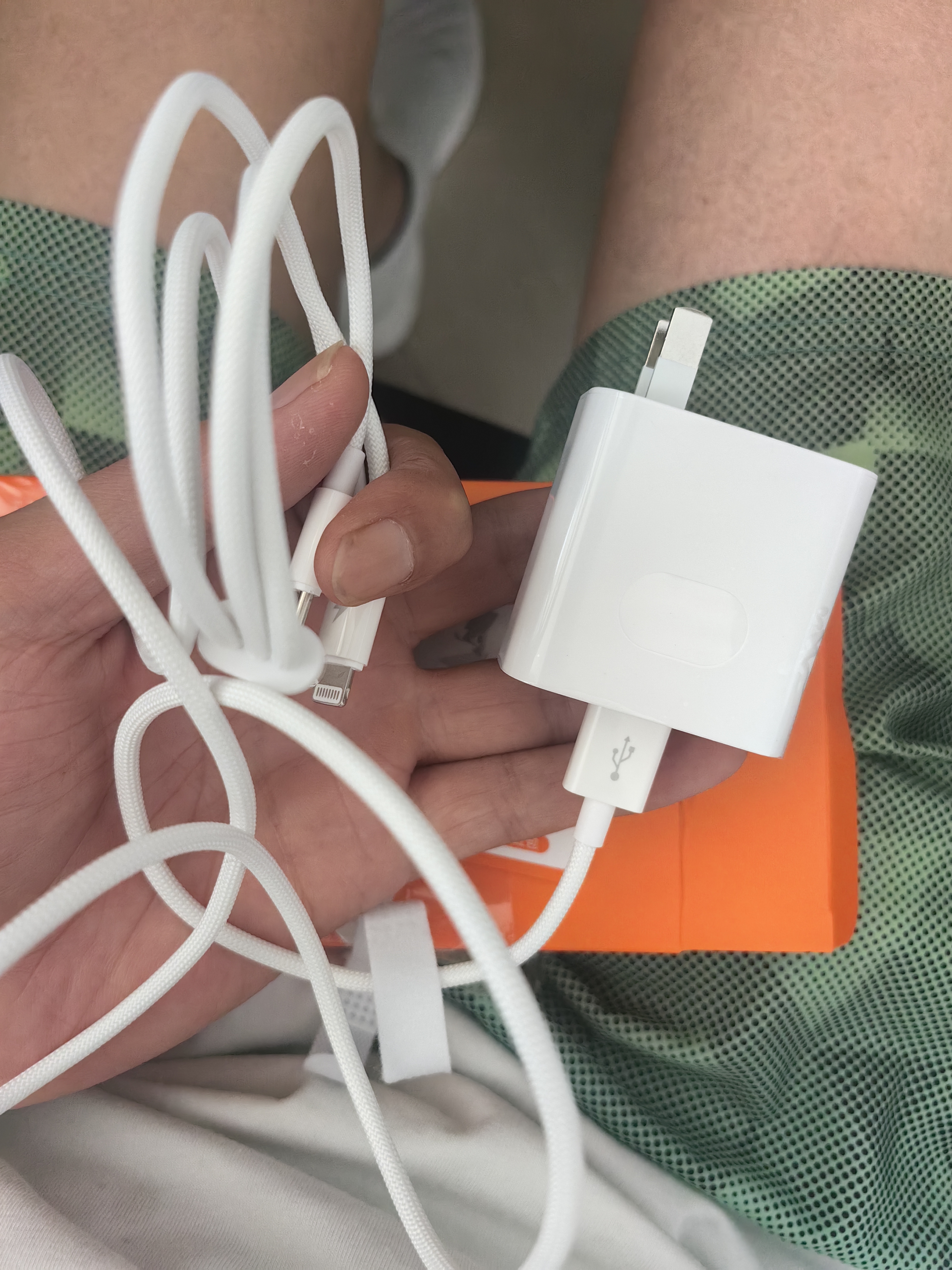 GUGI三合一充电器66W100W120W快充套装车载一拖三头手机数据线适配苹果type-c华为小米安卓原装充电线 【原充正品】100W充电头+1.2米编织三合一套装 全兼容88W/66W/40W手机 实拍图