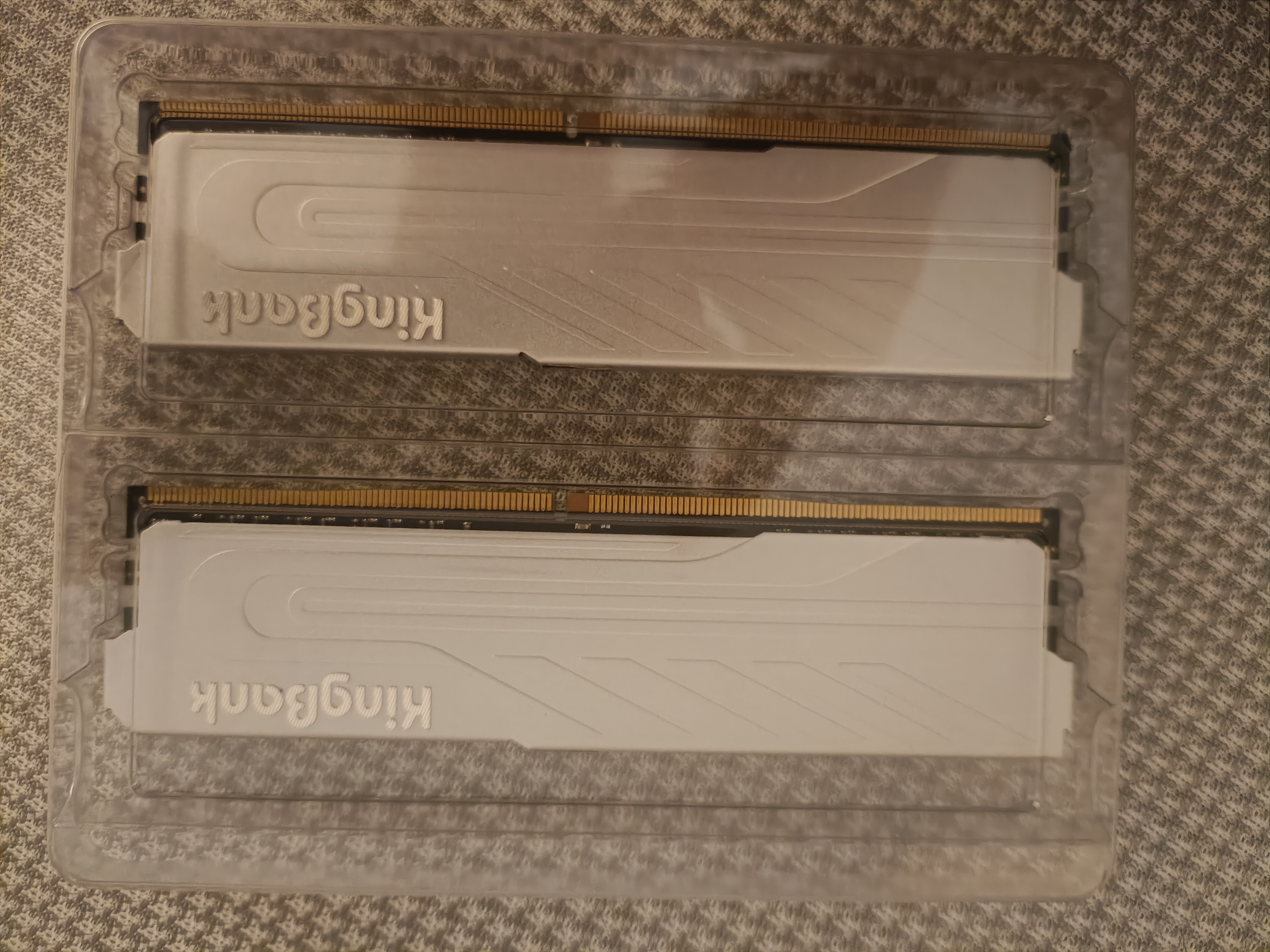 金百达（KINGBANK）16GB(8GBX2)套装 DDR4 3600 台式机内存条 银爵 C18 适配黑神话悟空 实拍图