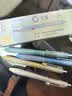 得力（deli）轻音按动速干中性笔 高颜值可变色笔杆 0.5mmST笔头小学生中性笔刷题笔考试笔 黑色4支/盒SA416 实拍图