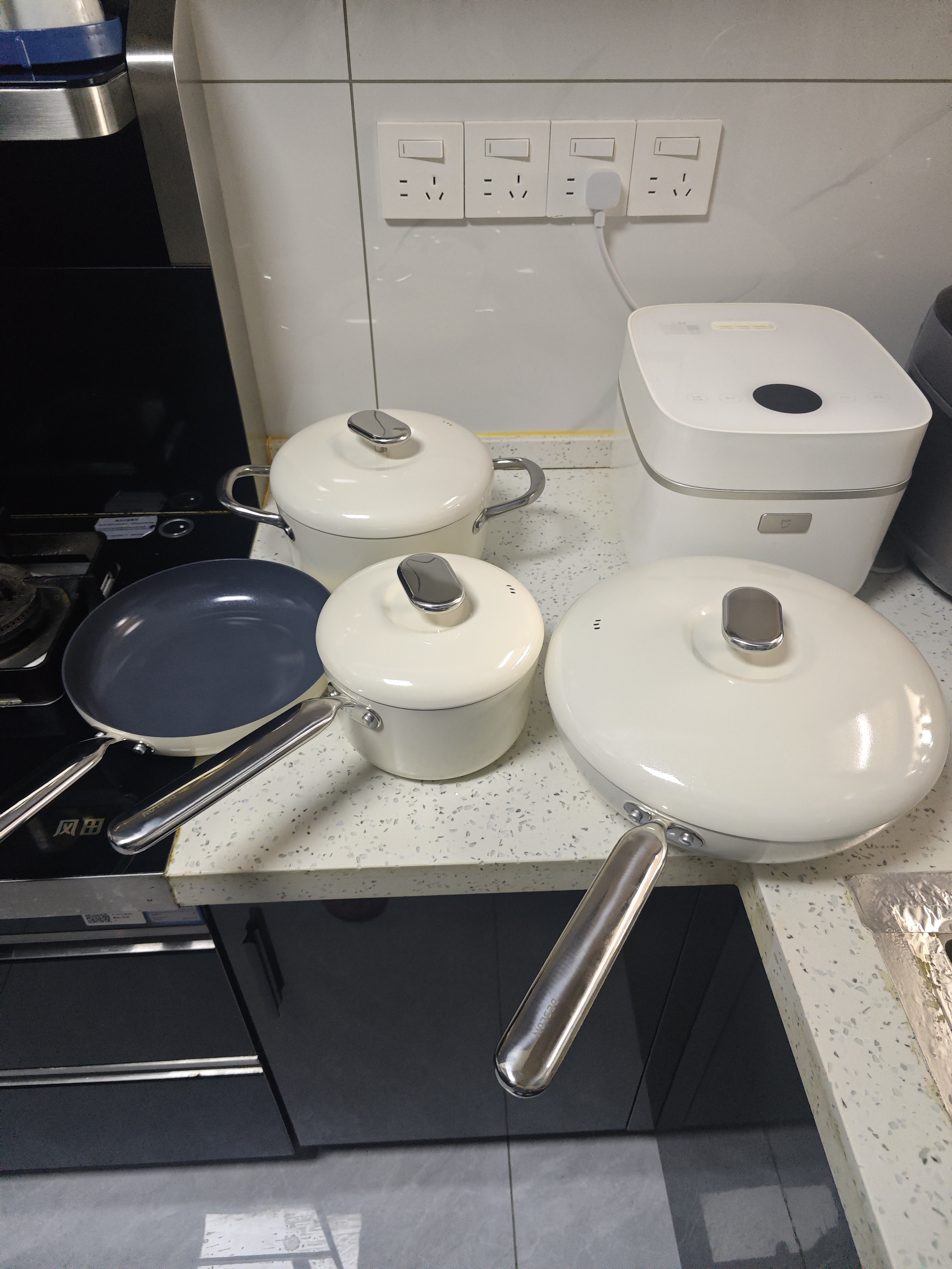 德世朗（DESLON）小满系列钛陶瓷锅具套装 鹅卵石炒锅煎锅奶锅汤锅具四件套 实拍图