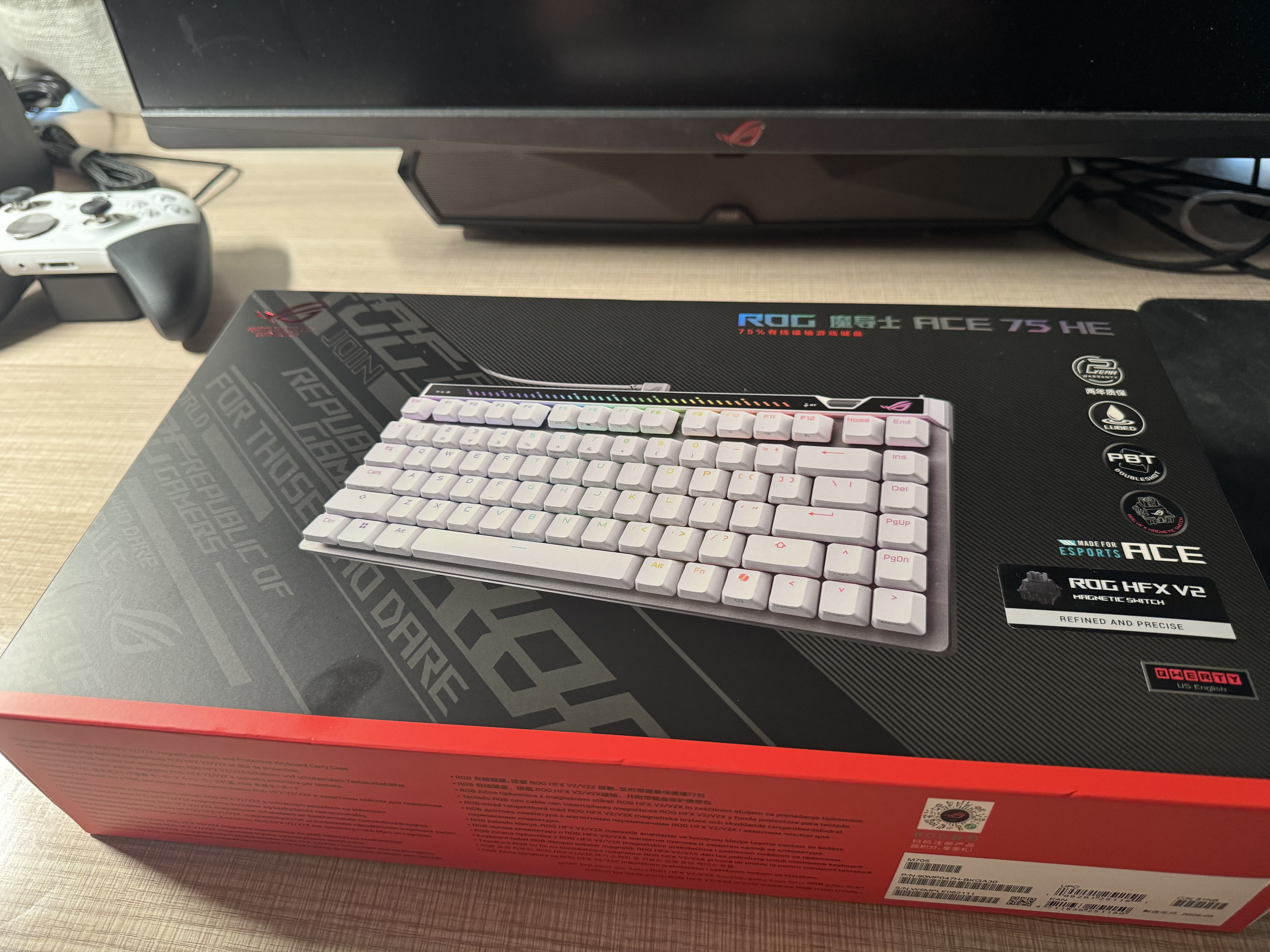ROG魔导士Ace 75HE 有线游戏键盘 磁轴键盘 HFX V2磁轴RT0.01电竞机械键盘 小蜜蜂冠军战队同款 白色 实拍图