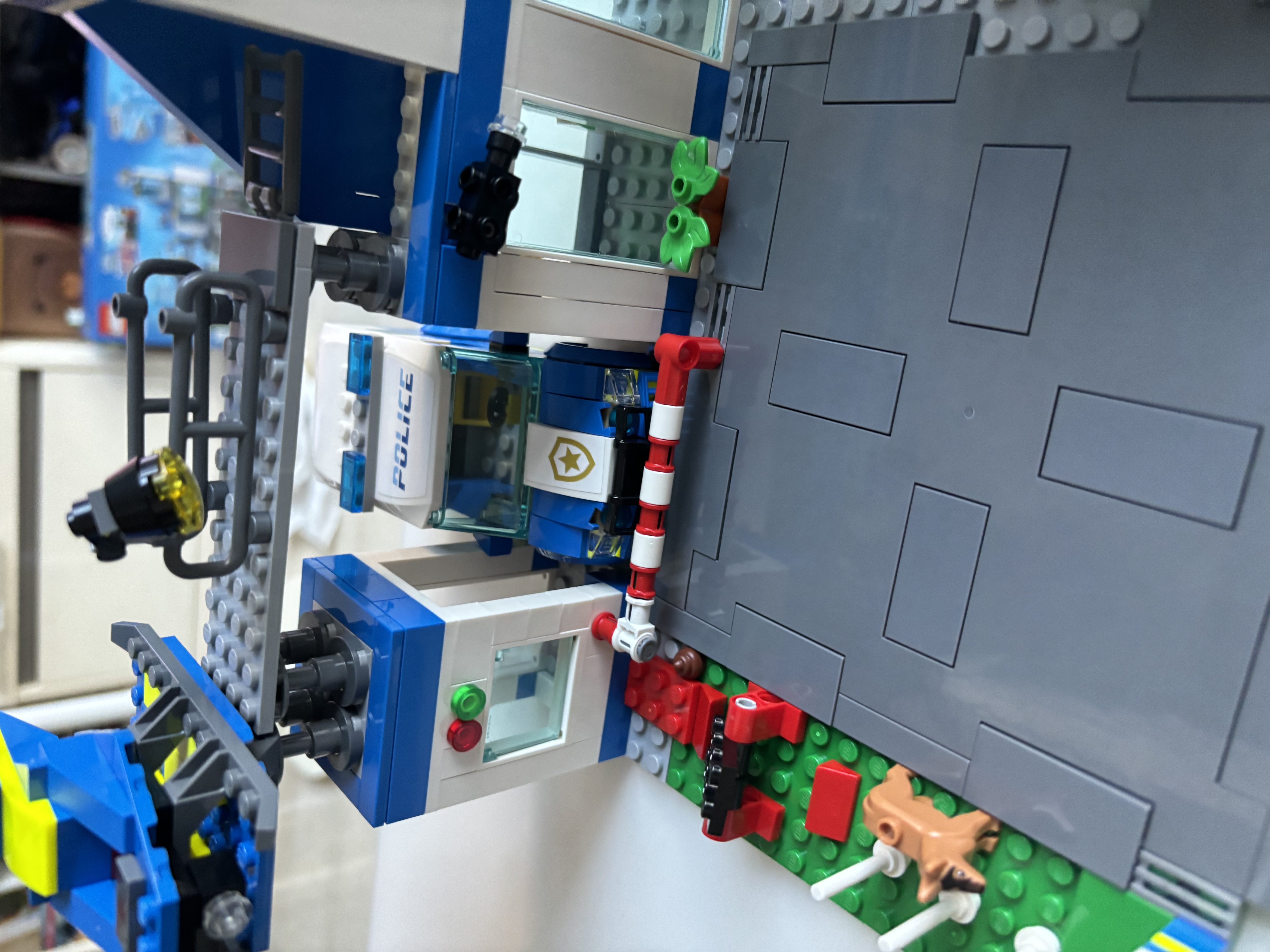 乐高（LEGO）积木城市组60316 现代化警察局男女孩儿童玩具七夕情人节礼物 实拍图