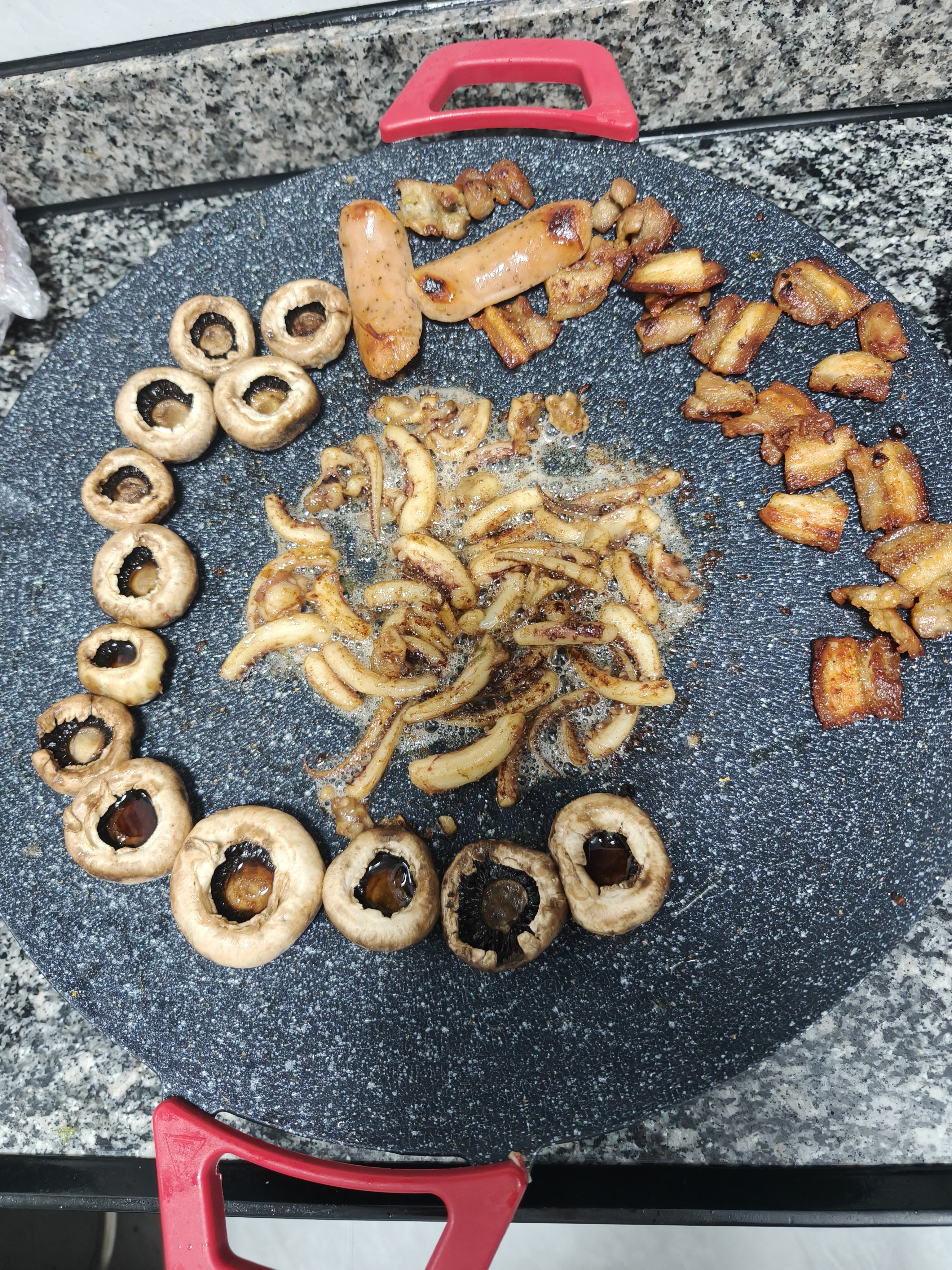 康佳（KONKA）烤肉盘 烤肉锅 烧烤家用多功能电烤炉 大容量大功率轻油少烟不粘烤肉机 KDKP-1020-W 实拍图
