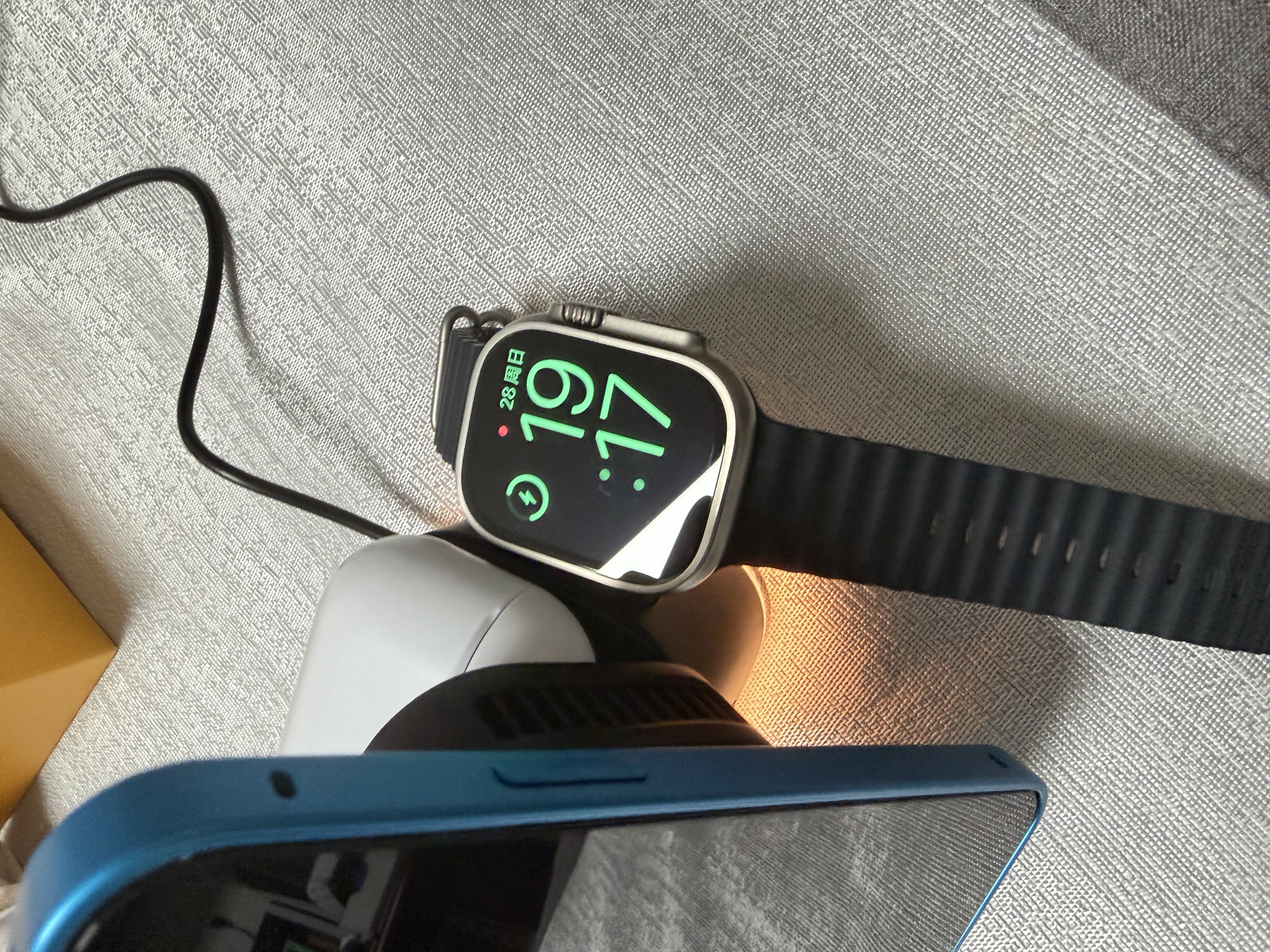W&P【新QI2.2苹果认证丨半导体制冷】三合一无线充电器MagSafe35W磁吸充电支架适用iPhone18手表耳机 实拍图