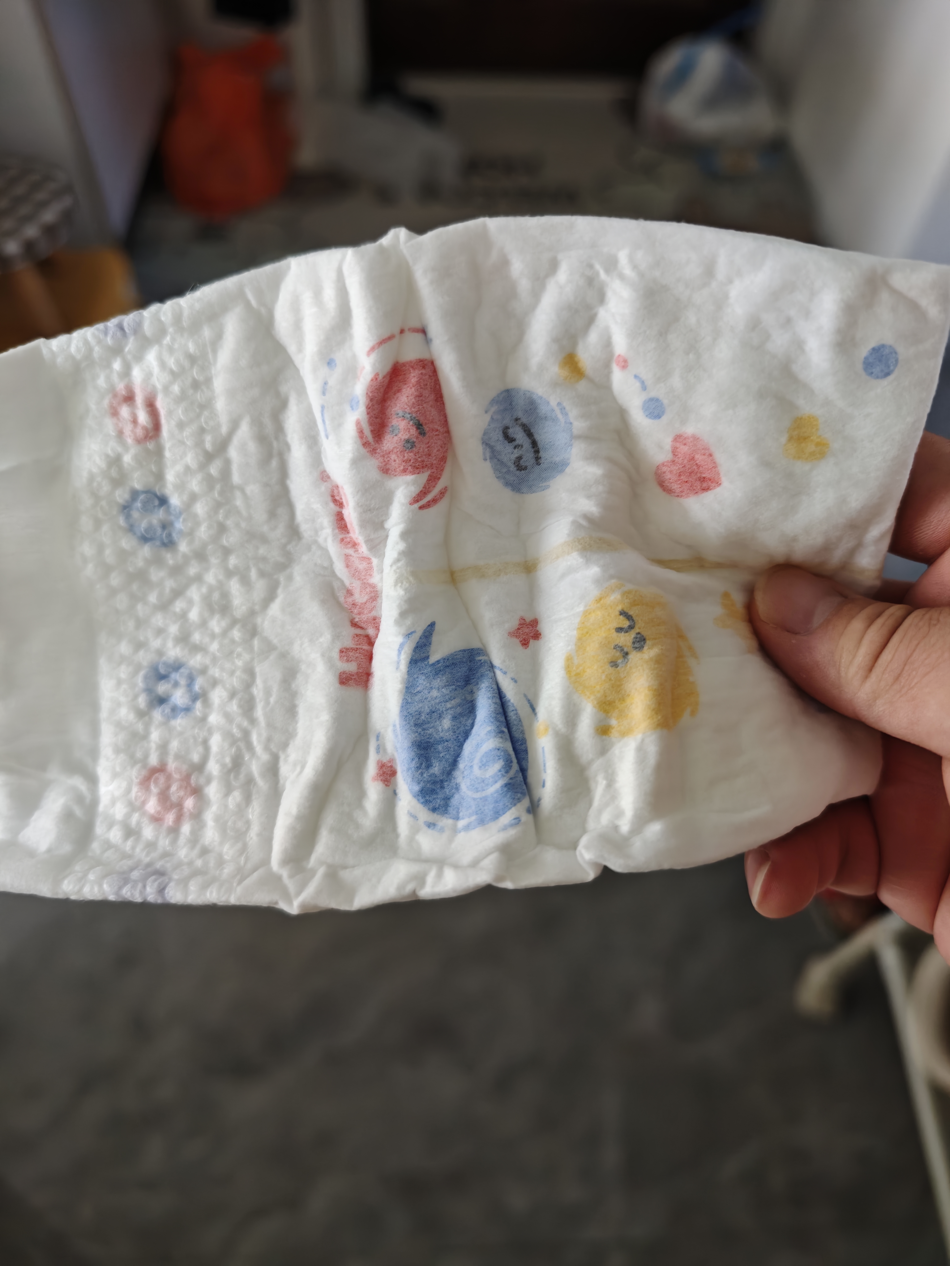 好奇（Huggies）金装小黑洞纸尿裤M162片(6-11kg)尿不湿【速干不易红】 实拍图