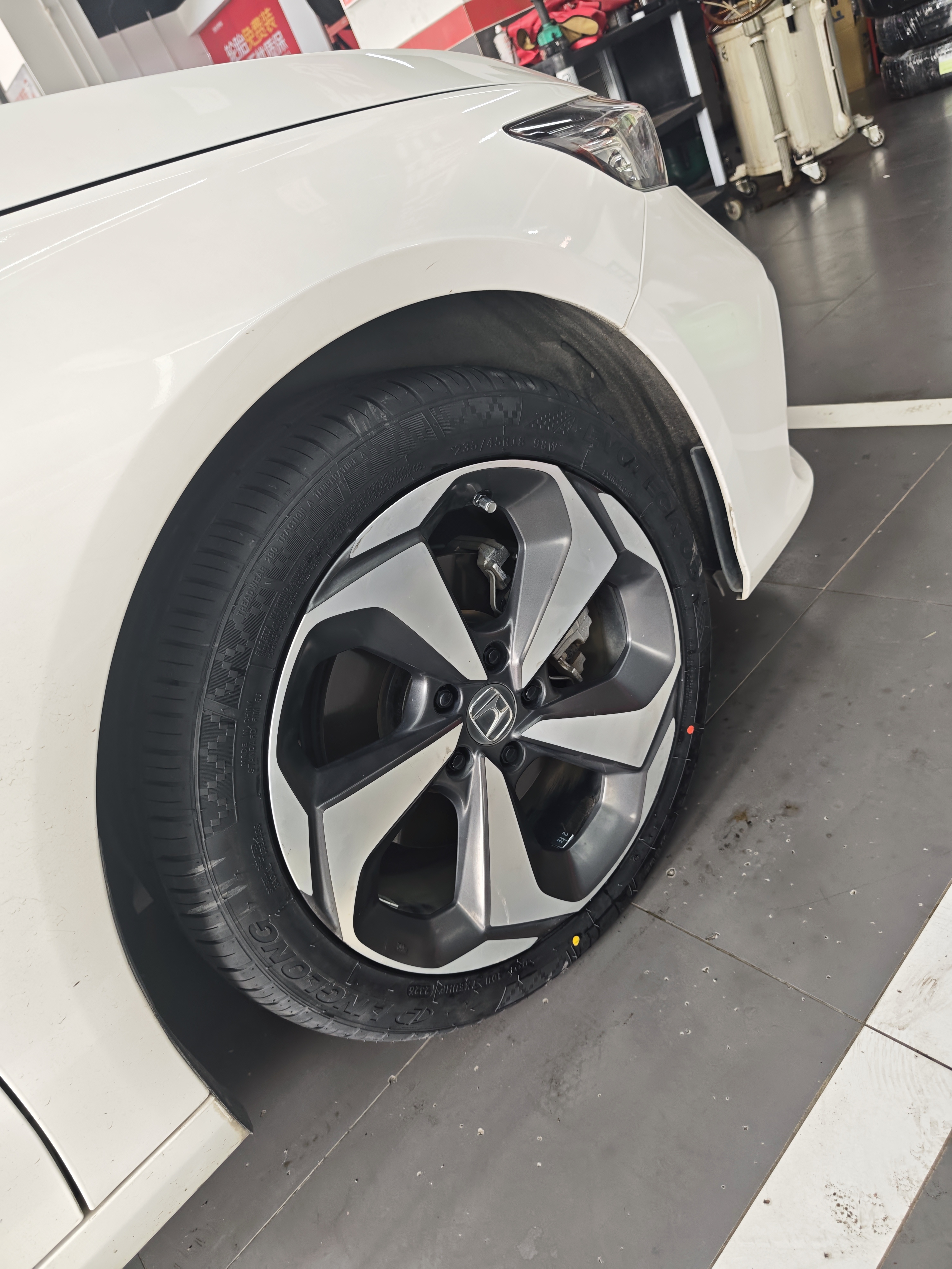 玲珑轮胎汽车轮胎235/45R18 98W XL 玲珑臻选UD 凯美瑞/比亚迪秦/特斯拉 实拍图