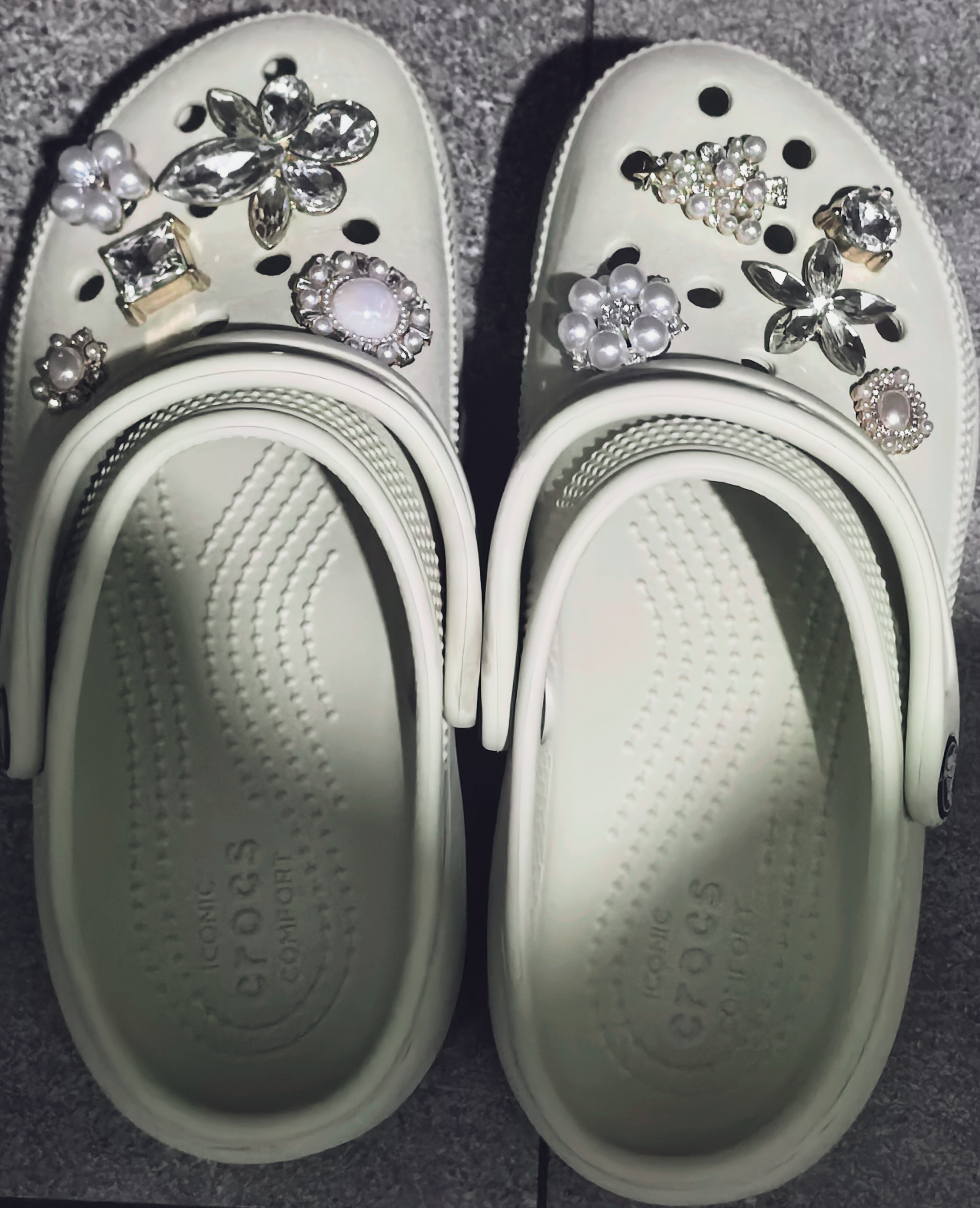 卡骆驰（crocs）经典云朵Clog女沙滩洞洞鞋凉拖鞋206750 206750-2Y2 35 实拍图