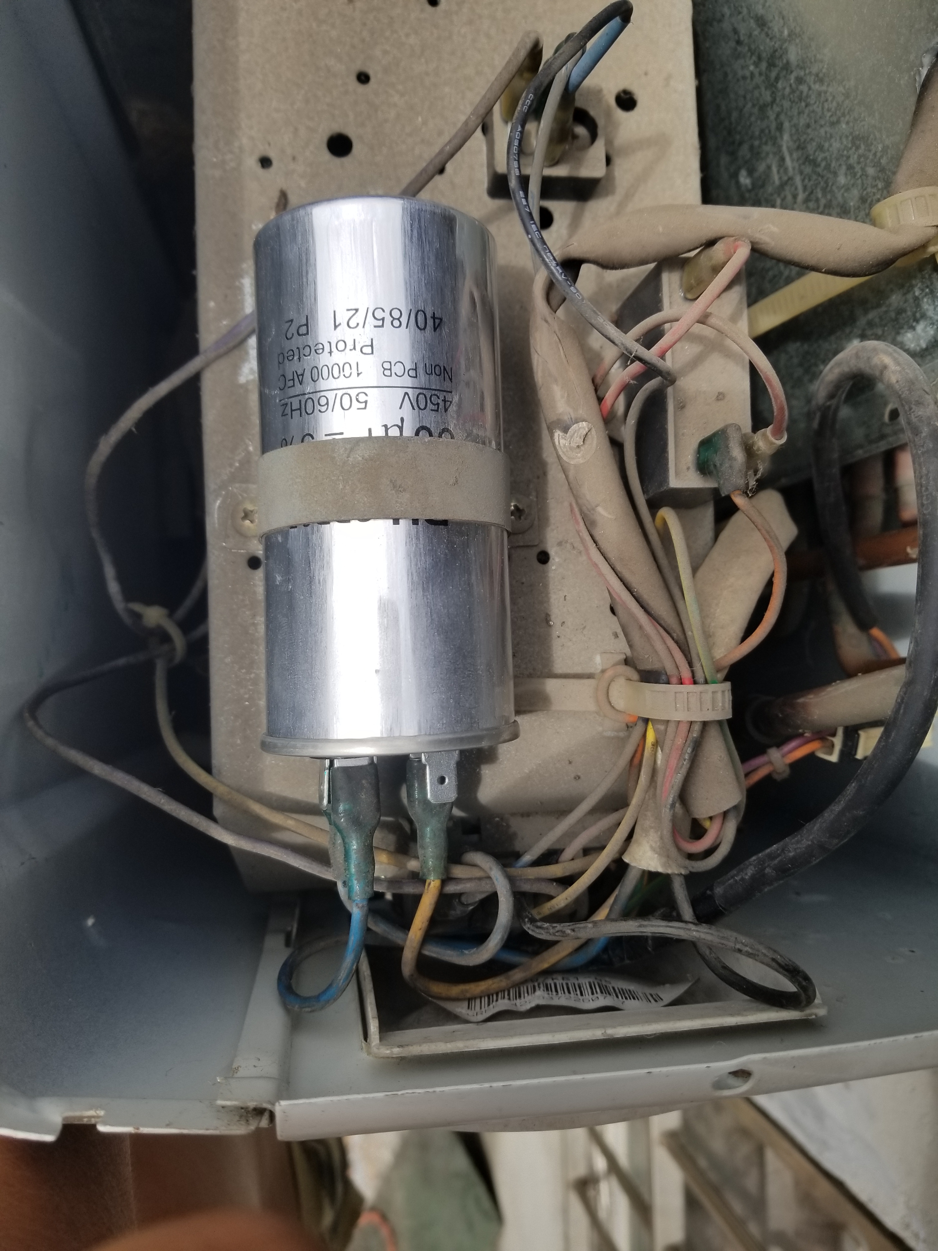 瑞豪空调电容启动器适配于格力美的海尔CBB65A通用空调压缩机启动电容CBB65A电容35uf/50uf/450V机通用 空调电容35uf(单个装) 所有空调品牌通用 实拍图
