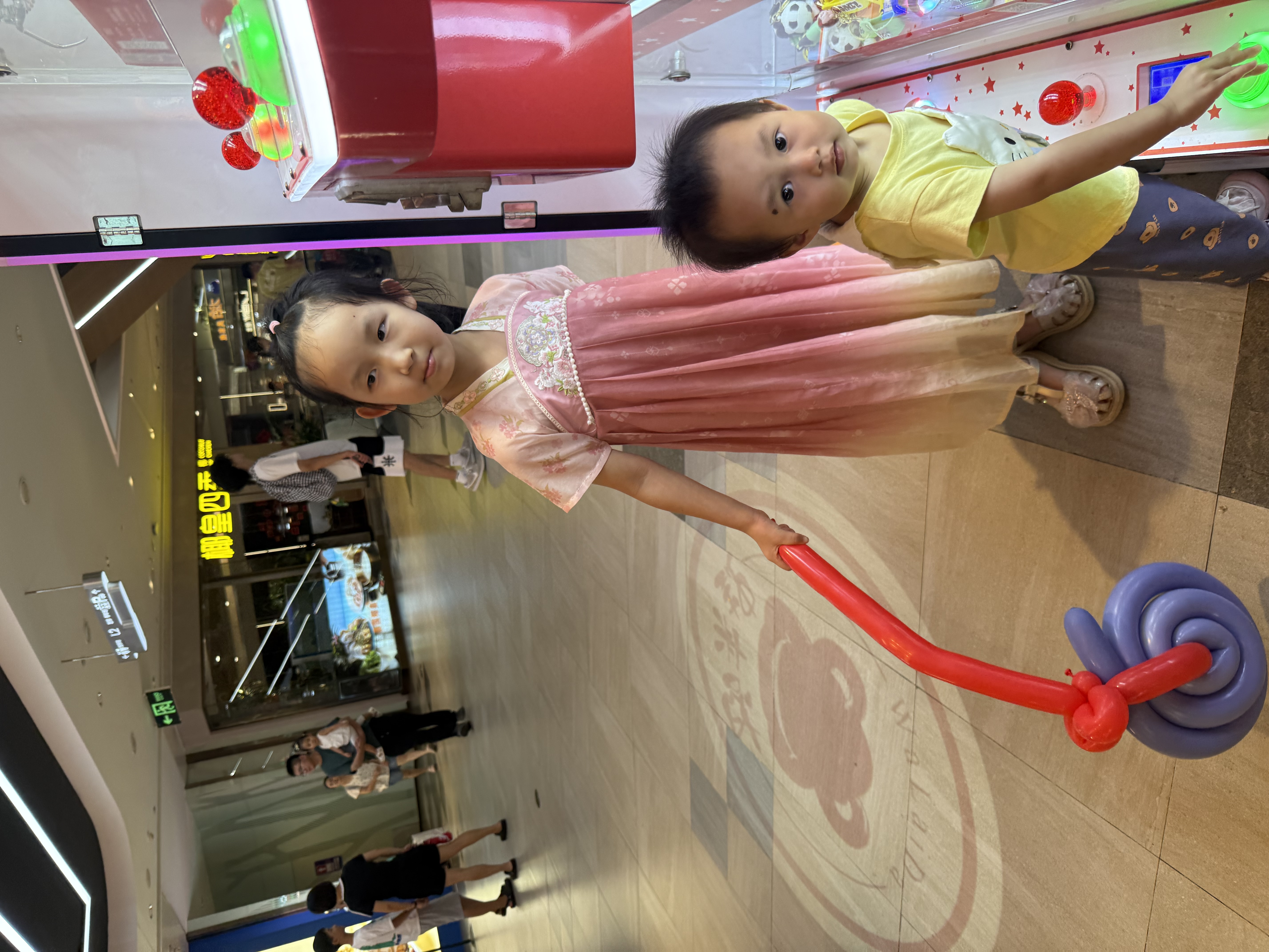 托马斯1-5岁宝宝幼儿园书包迷你可爱蘑菇小背包超轻便儿童双肩包 粉色-草莓双肩包 实拍图