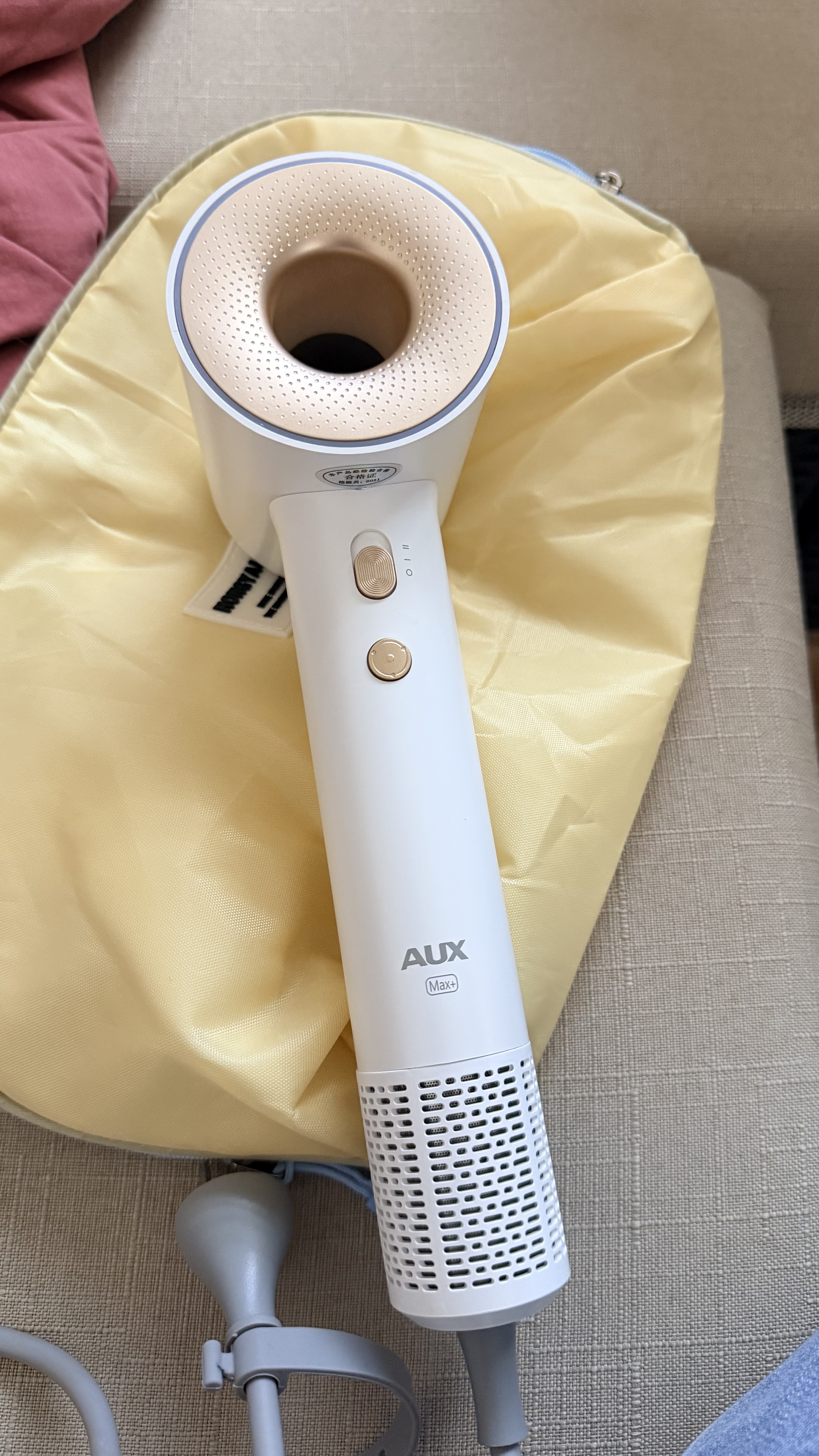 奥克斯（AUX）高速吹风机学生宿舍专用800w小功率吹风筒 负离子护发静音速干不伤发1200W以下大学生必备电吹风机 实拍图