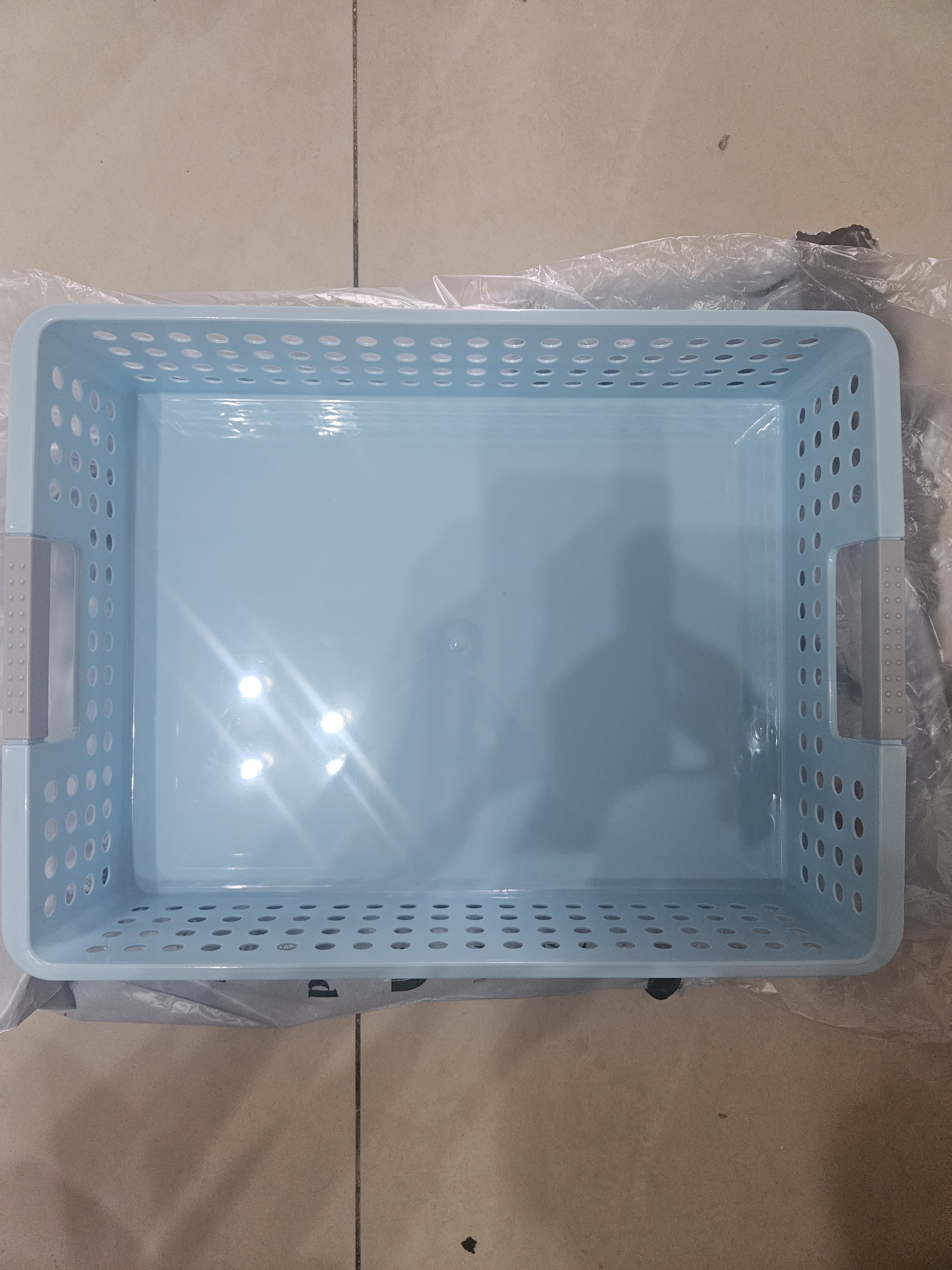 优必利 文件框文件篮财务单据资料收纳篮文件筐 镂空塑料资料框收纳筐小学生可放a4纸 1个 8902蓝色 实拍图