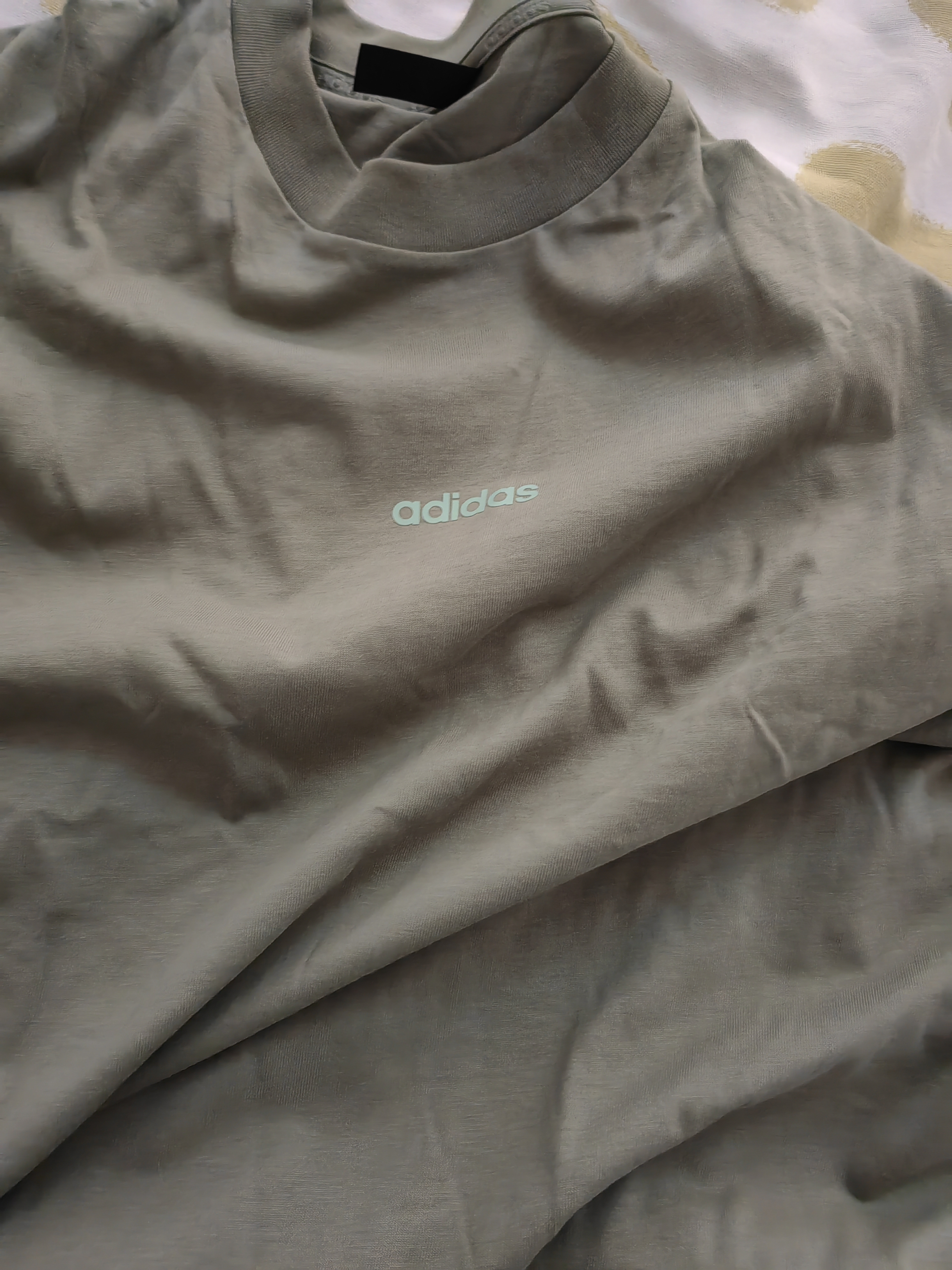 阿迪达斯（adidas）短袖男装女装夏运动服圆领宽松透气休闲T恤KC0977 绿色 XL 实拍图