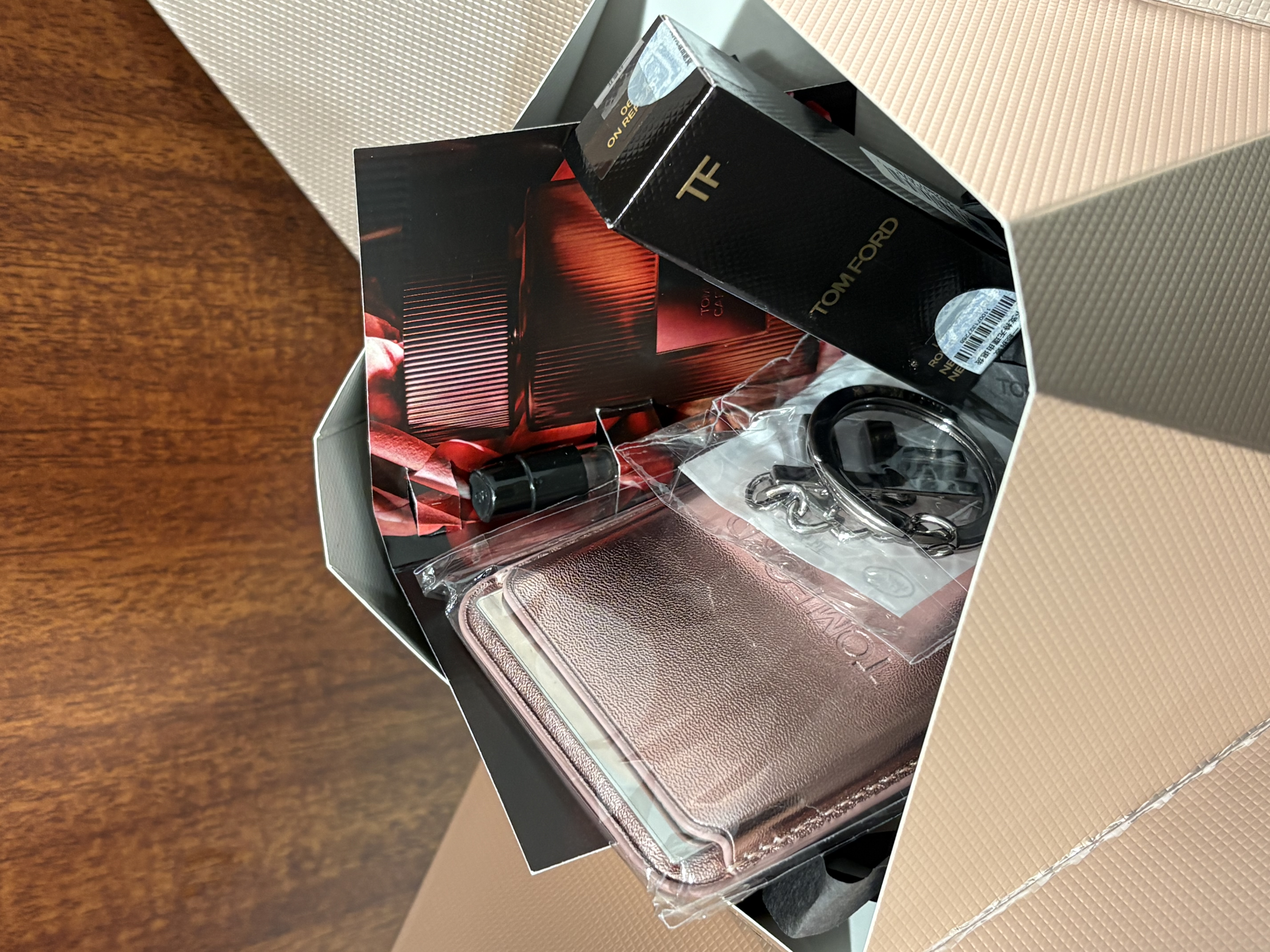 TOM FORD【教师节礼物】升级黑管水感缎光TF口红06欲感裸桃色 唇膏化妆品 实拍图