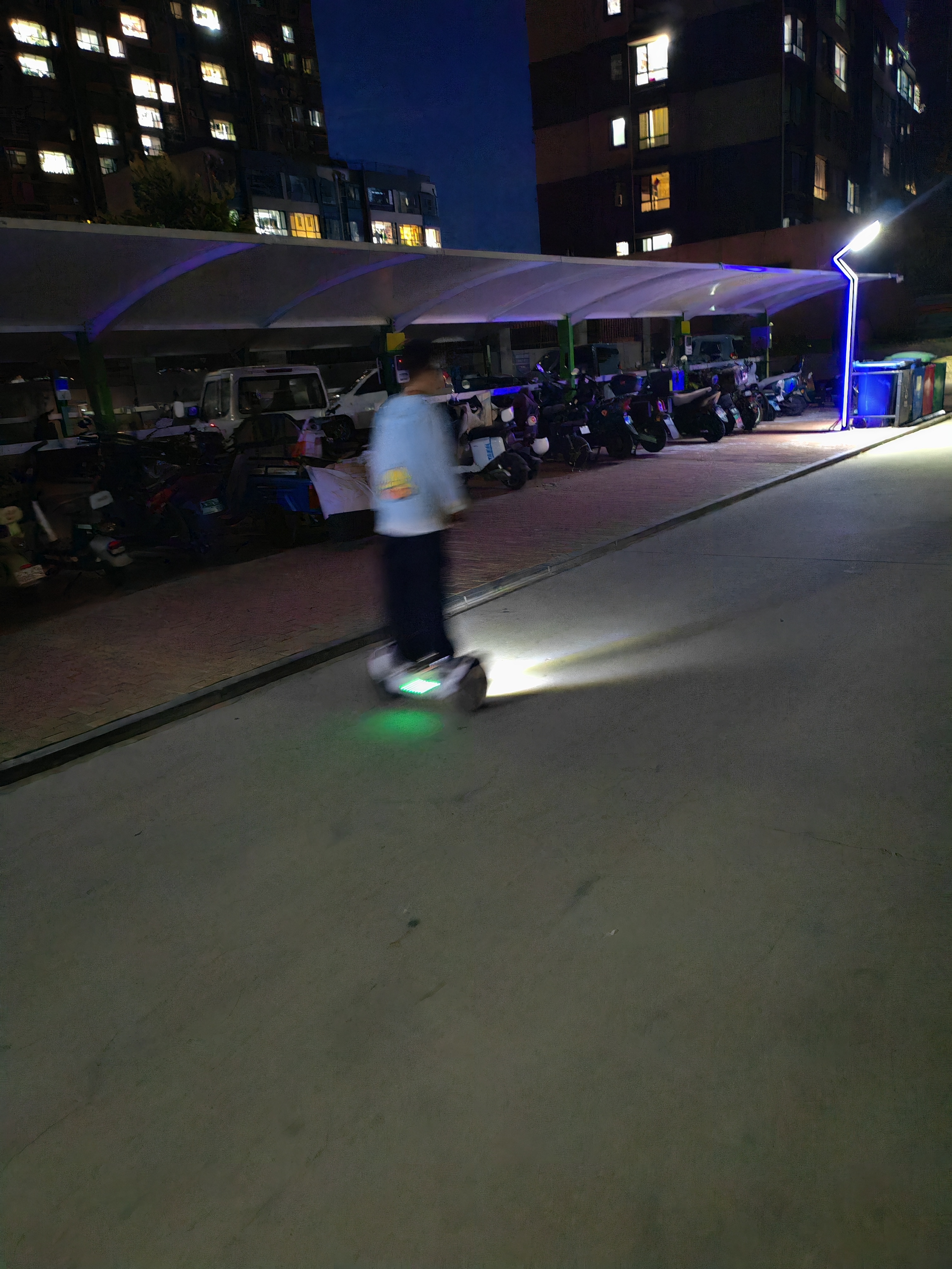 Babysir 德国平衡车儿童智能电动平行车学生两轮自平衡带扶手越野体感车 实拍图