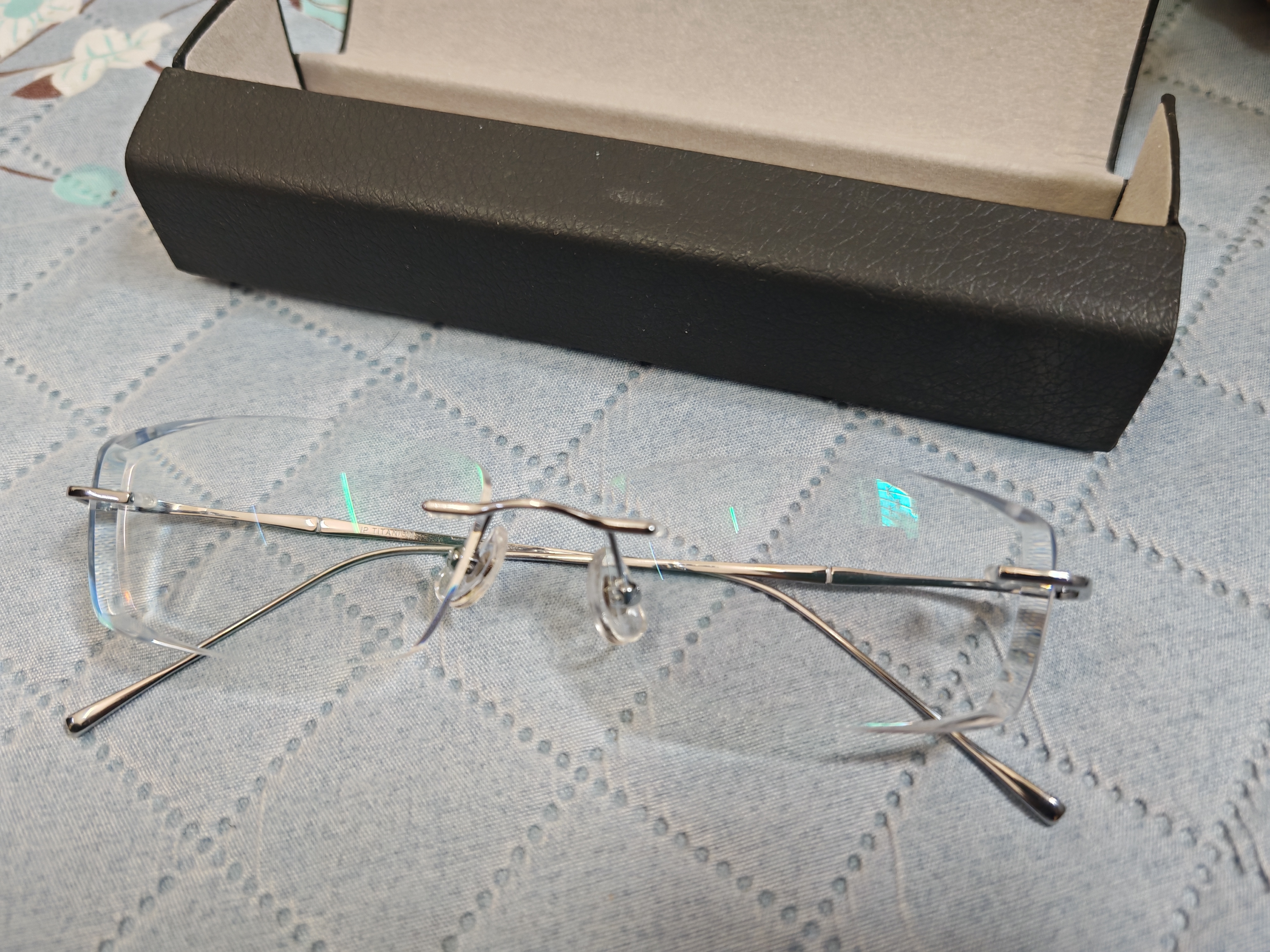 菲米洛无框眼镜男近视超轻变色纯钛有度数加散光无边框钻石切边防雾眼镜 银架+1.67防蓝光无色镜片 其他度数拍下留言或联系客服 实拍图