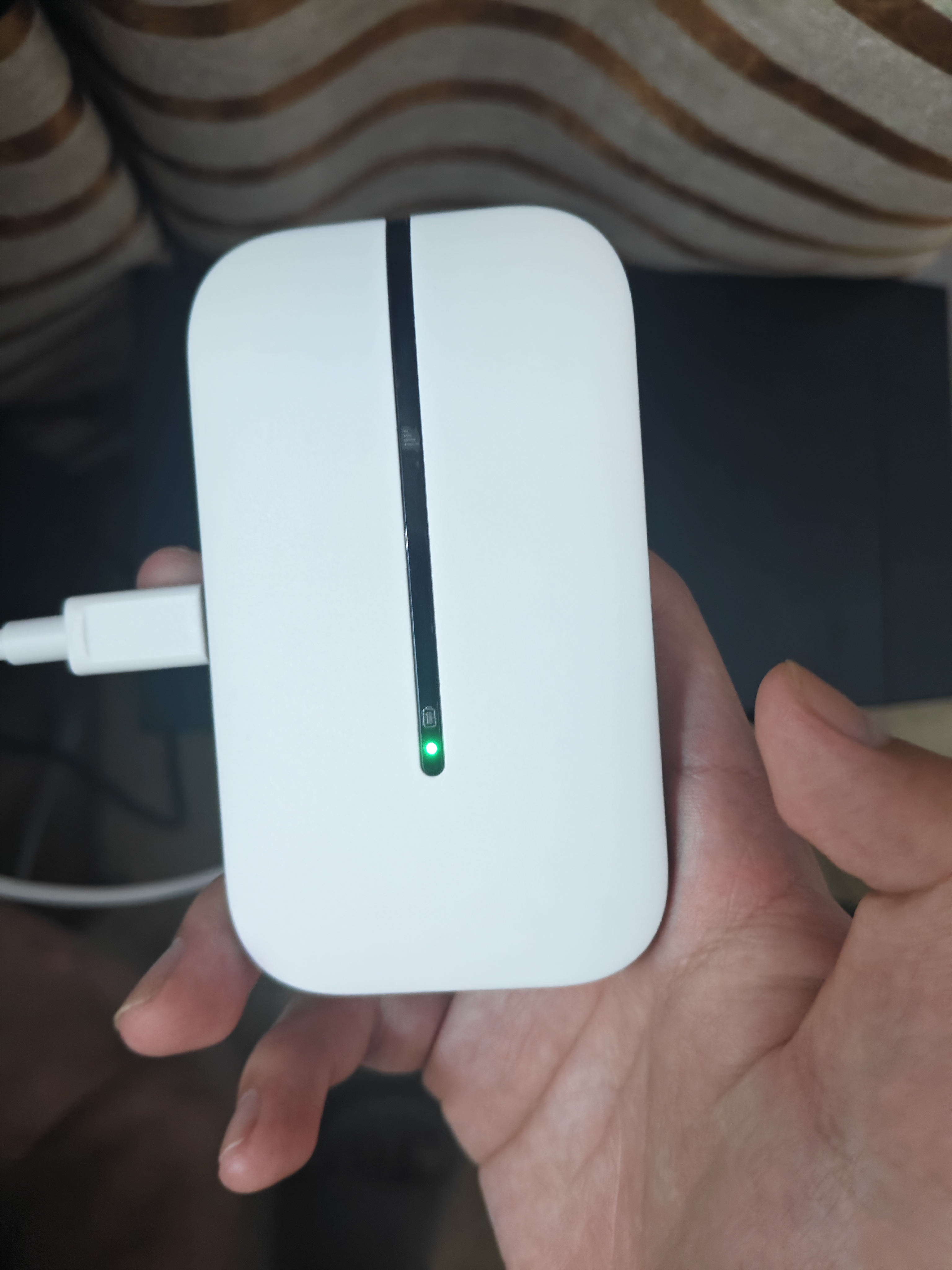 华为鸿蒙智选随身wifi6可移动无线免插卡随行车载上网宝支持5G/4G设备全国通用流量2026款 MT33 26款新品白【三网切换】晒单送备用电池 送1500G体验流量丨不限速不虚标 实拍图