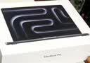 Apple/苹果AI笔记本/2025款MacBookPro14英寸M5(10+10核)32G 1T深空黑色纳米玻璃笔记本电脑Z1KK000S0 实拍图