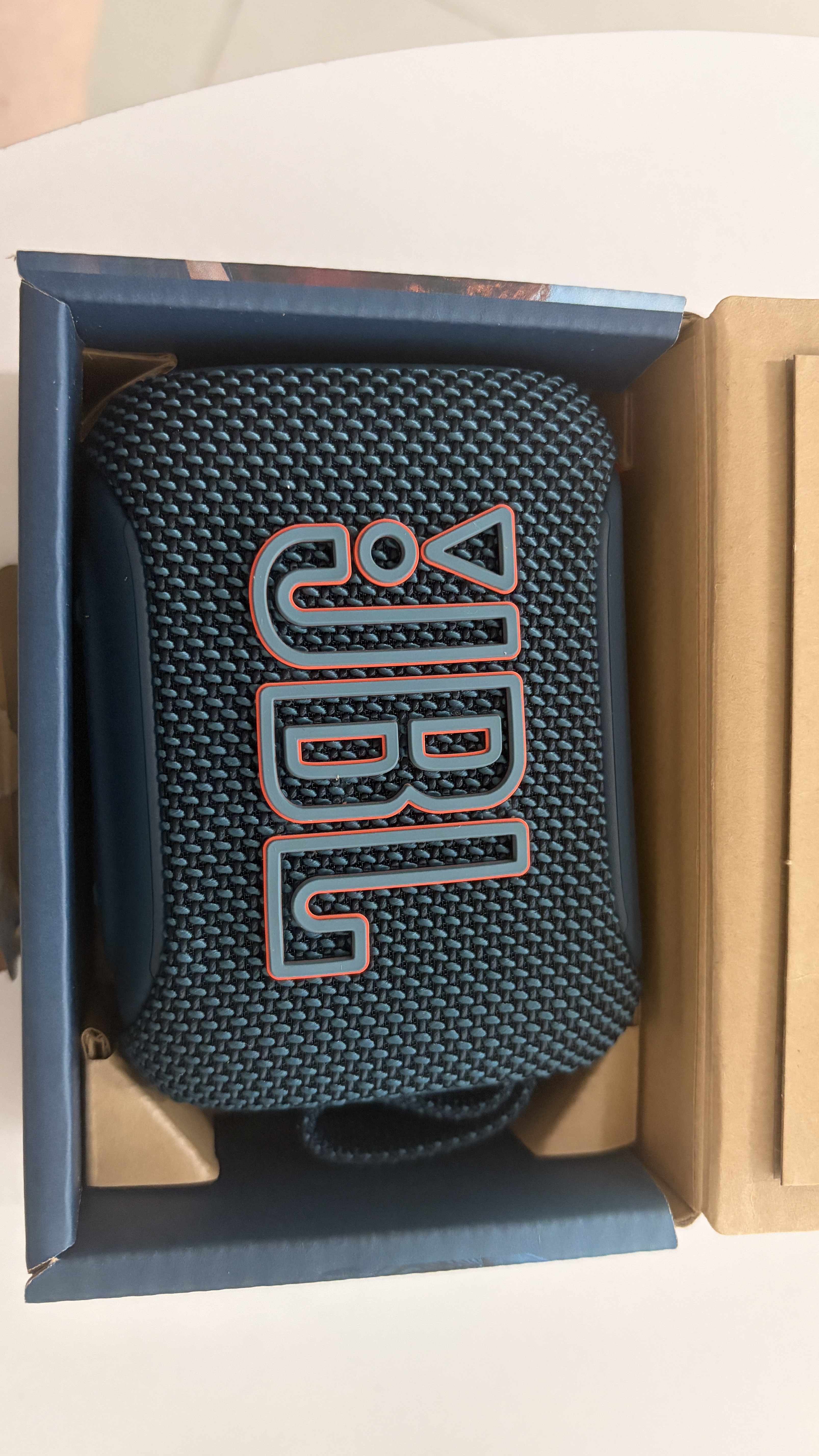 JBL GO5 音乐金砖五代 蓝牙音箱 便携迷你音箱 氛围灯音箱 低音炮 jbl 音响 开学季礼物音箱 蓝色 实拍图
