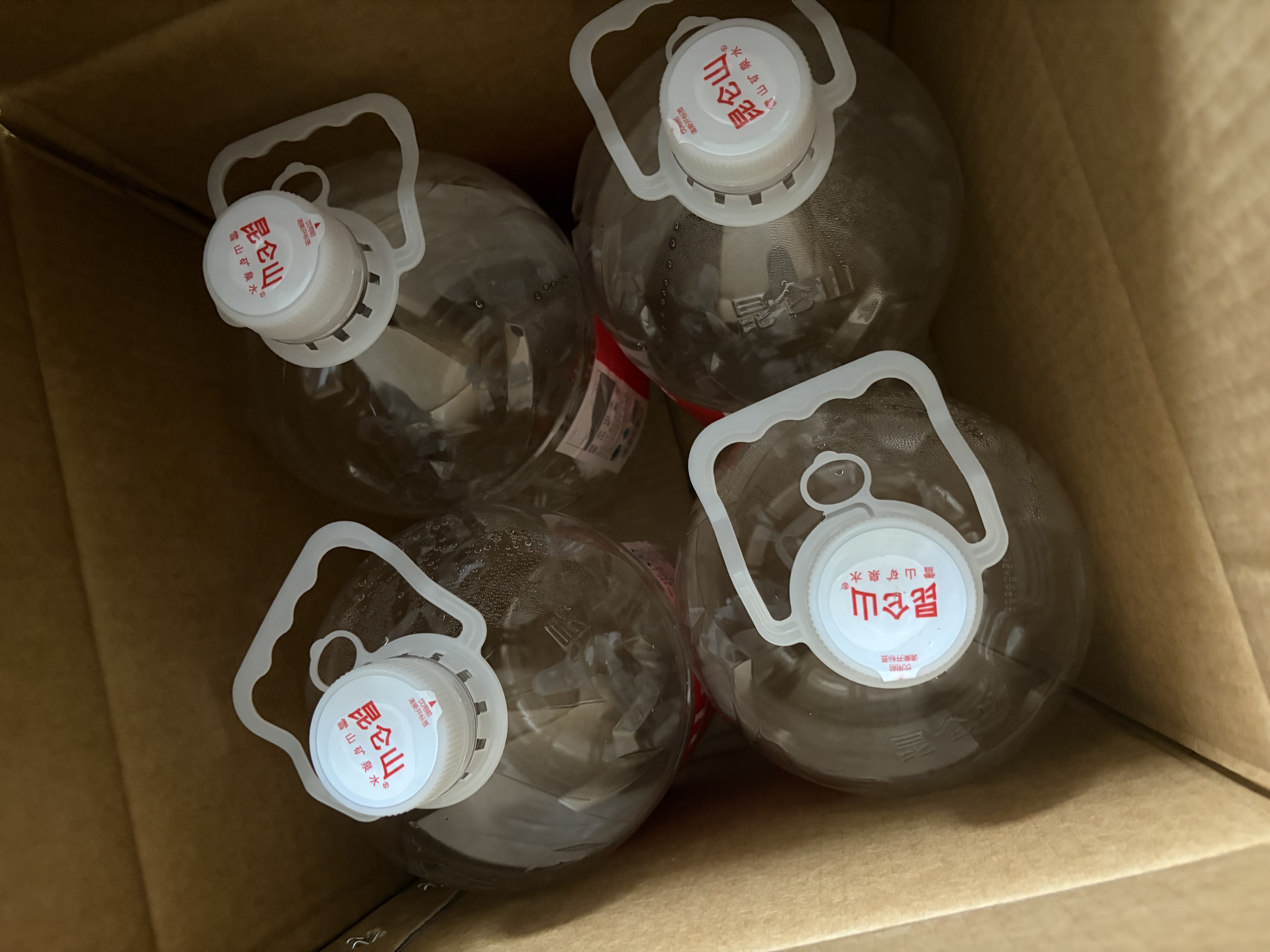 昆仑山饮用天然雪山矿泉水 含锶弱碱性 500ml*24瓶 整箱装 高品质用水 实拍图