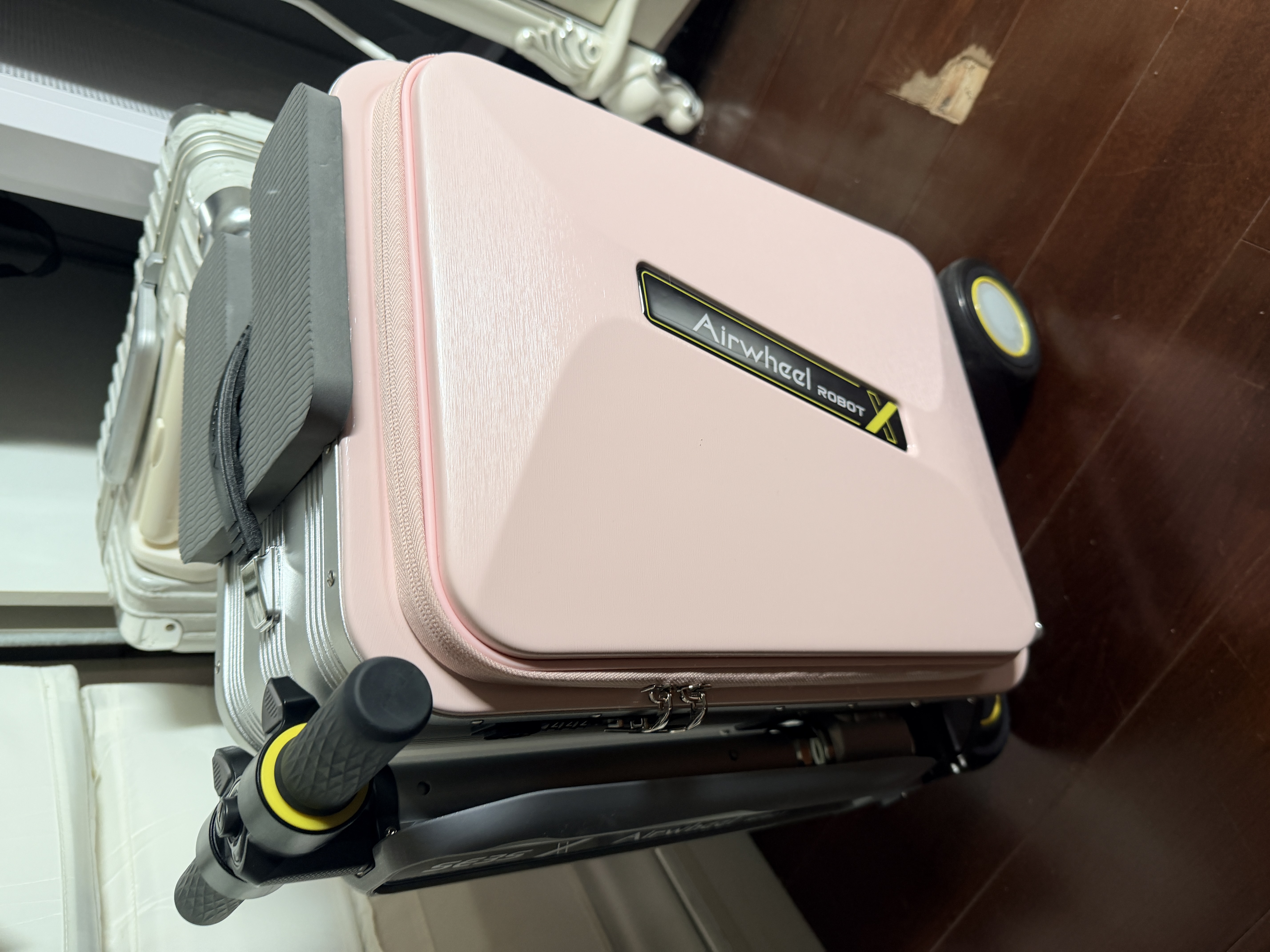 爱尔威（Airwheel）电动行李箱可骑行智能拉杆登机箱可坐可代步20英寸 SX豪华版一粉 实拍图