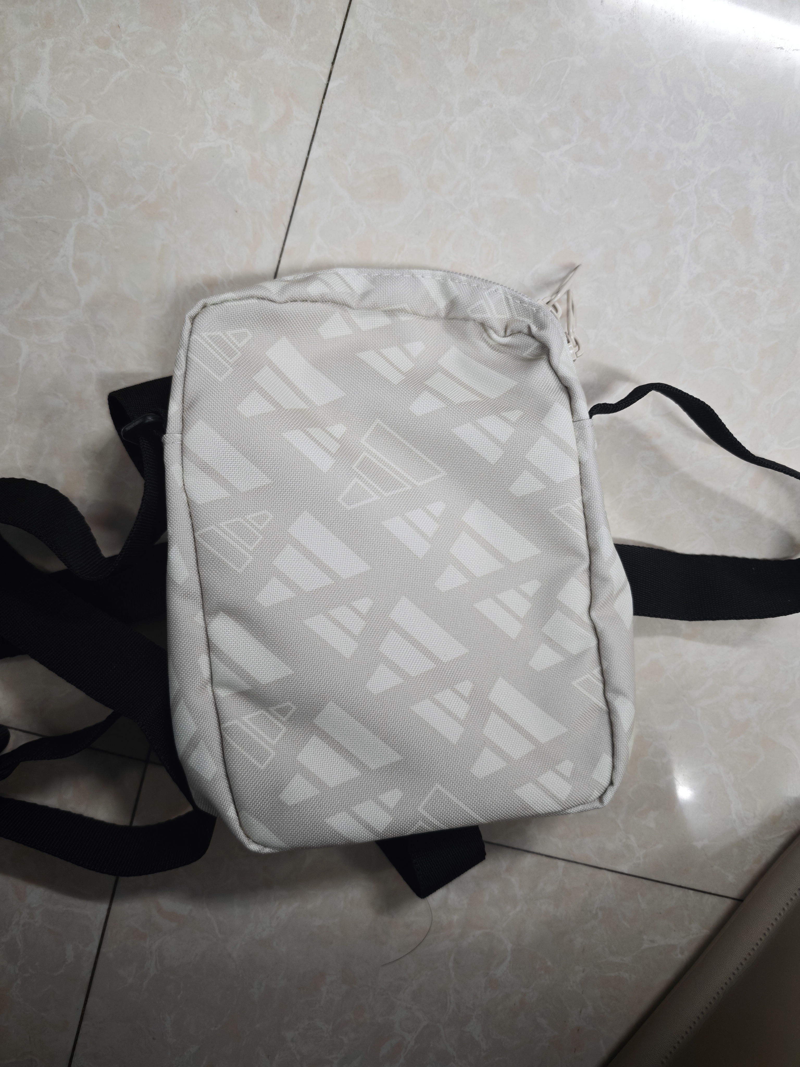 阿迪达斯（adidas）男女包 户外锻炼单肩包潮流舒适休闲斜挎包 MISC 实拍图